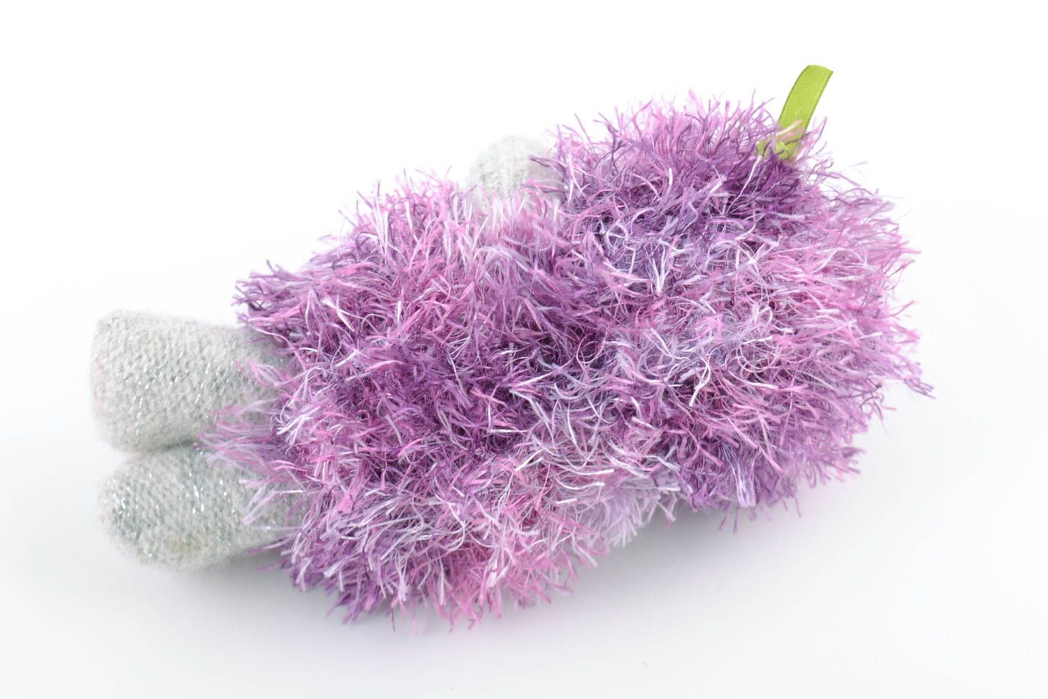 Kleines handmade Kuscheltier Igel flauschig aus Wolle in Lila für Interieur  foto 4