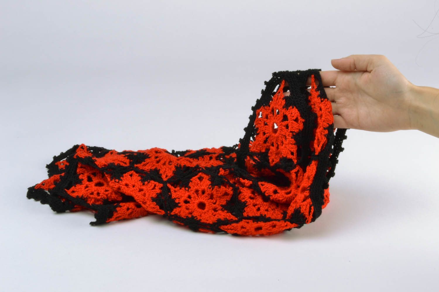 Débardeur tricoté rouge noir fait main photo 5