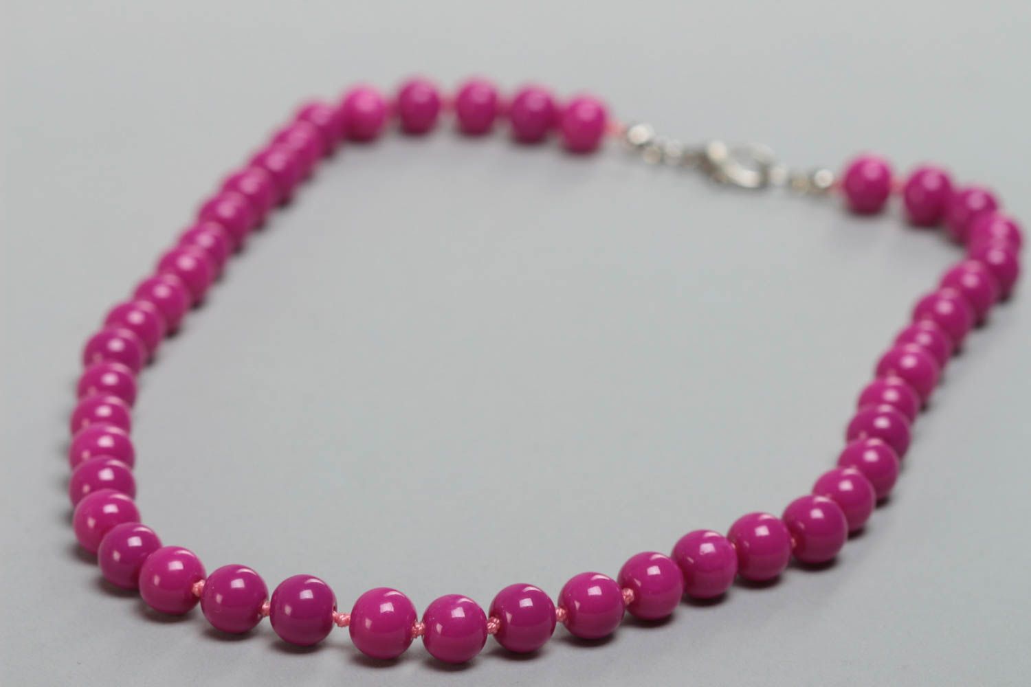Beautiful bright handmade children's glass bead necklace of fuchsia color photo 3