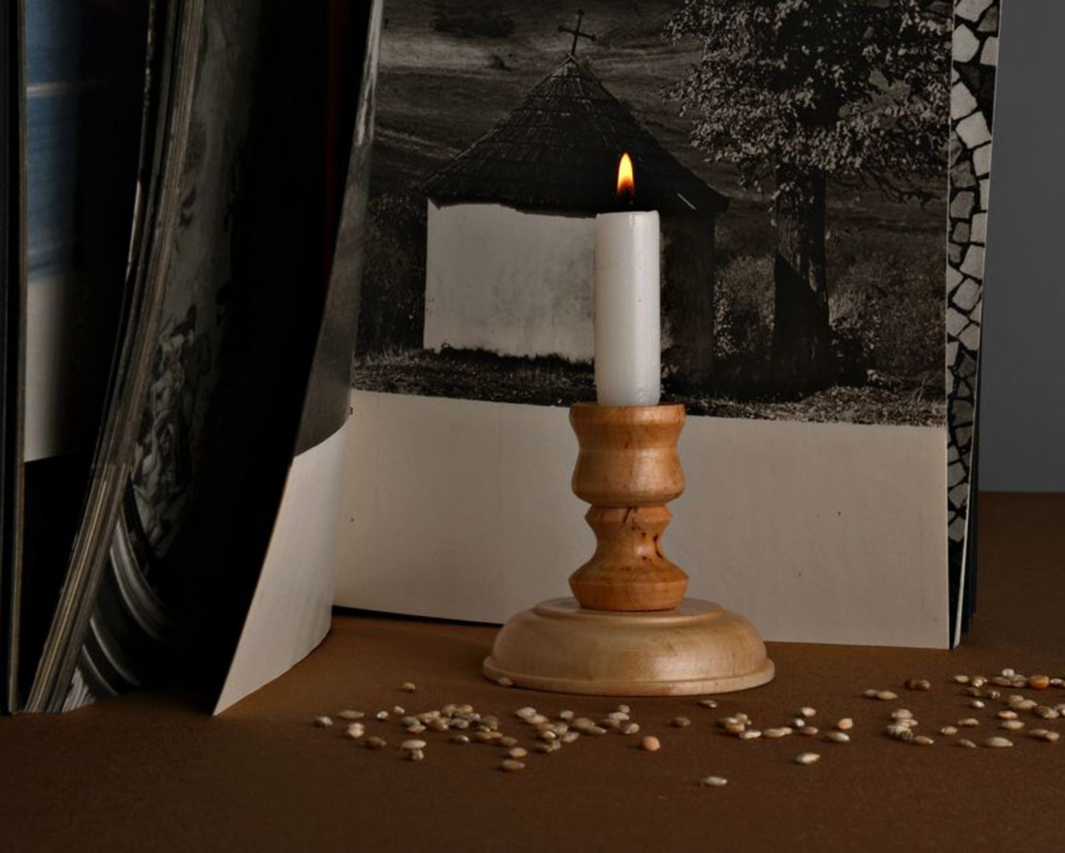 Wooden candlestick for 1 candle photo 1