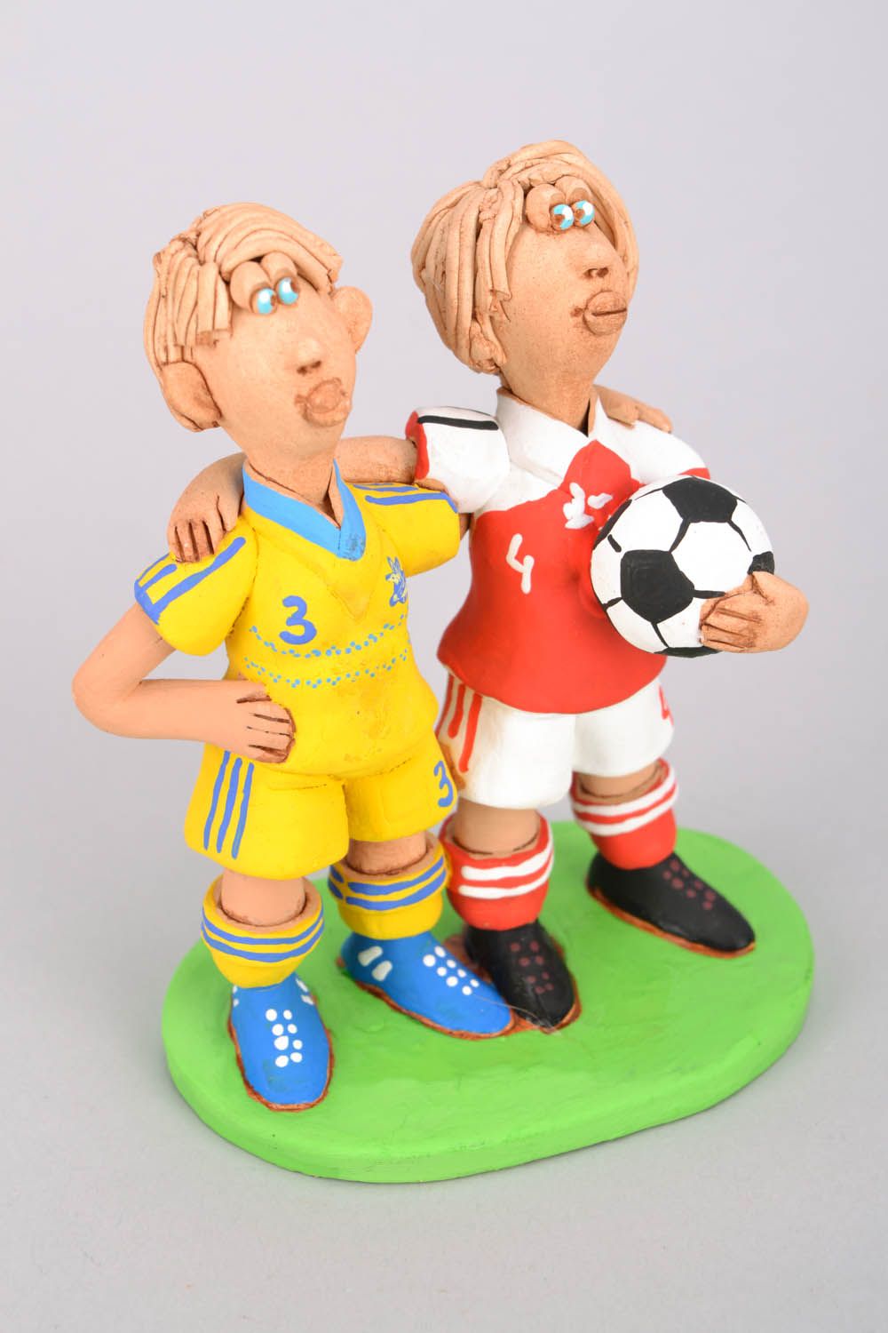 Оригинальная статуэтка Два футболиста фото 3