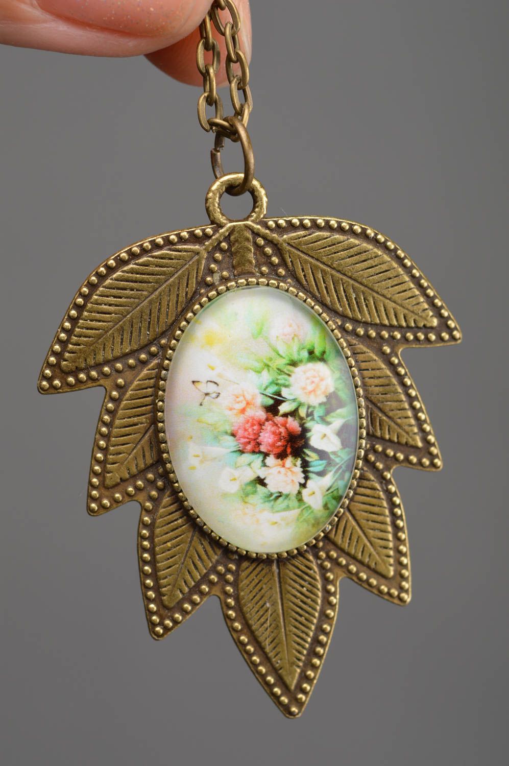 Beautiful vintage handmade leaf shaped metal pendant with cabochon and chain photo 2