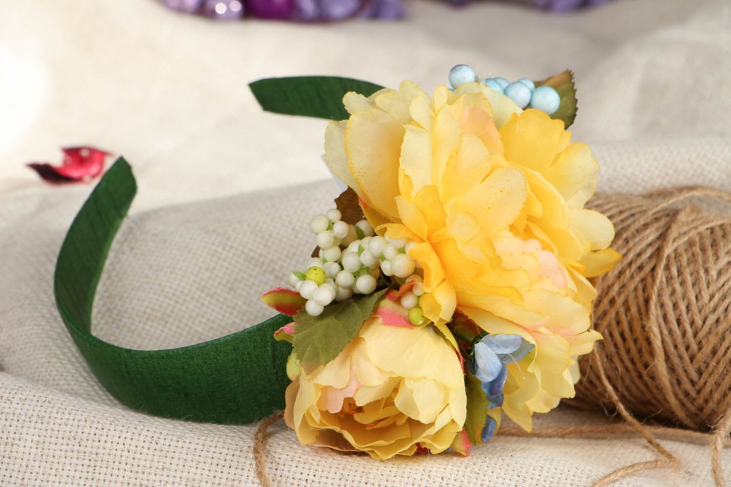 Headband with flowers and berries photo 5
