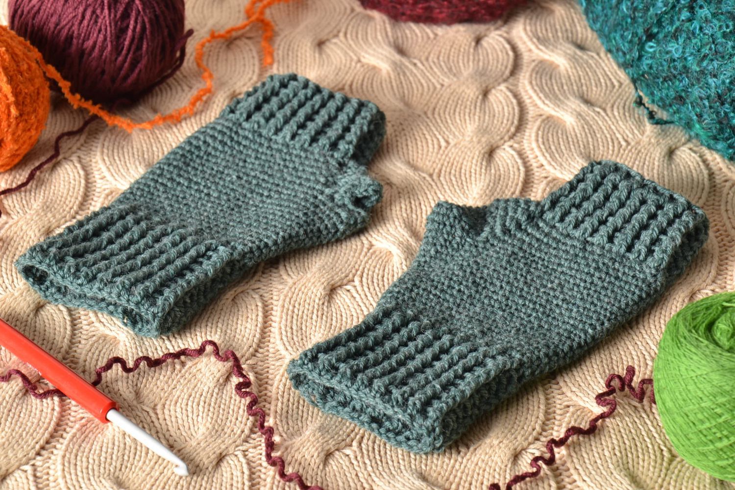 Mitaines tricotées main au crochet originales photo 1