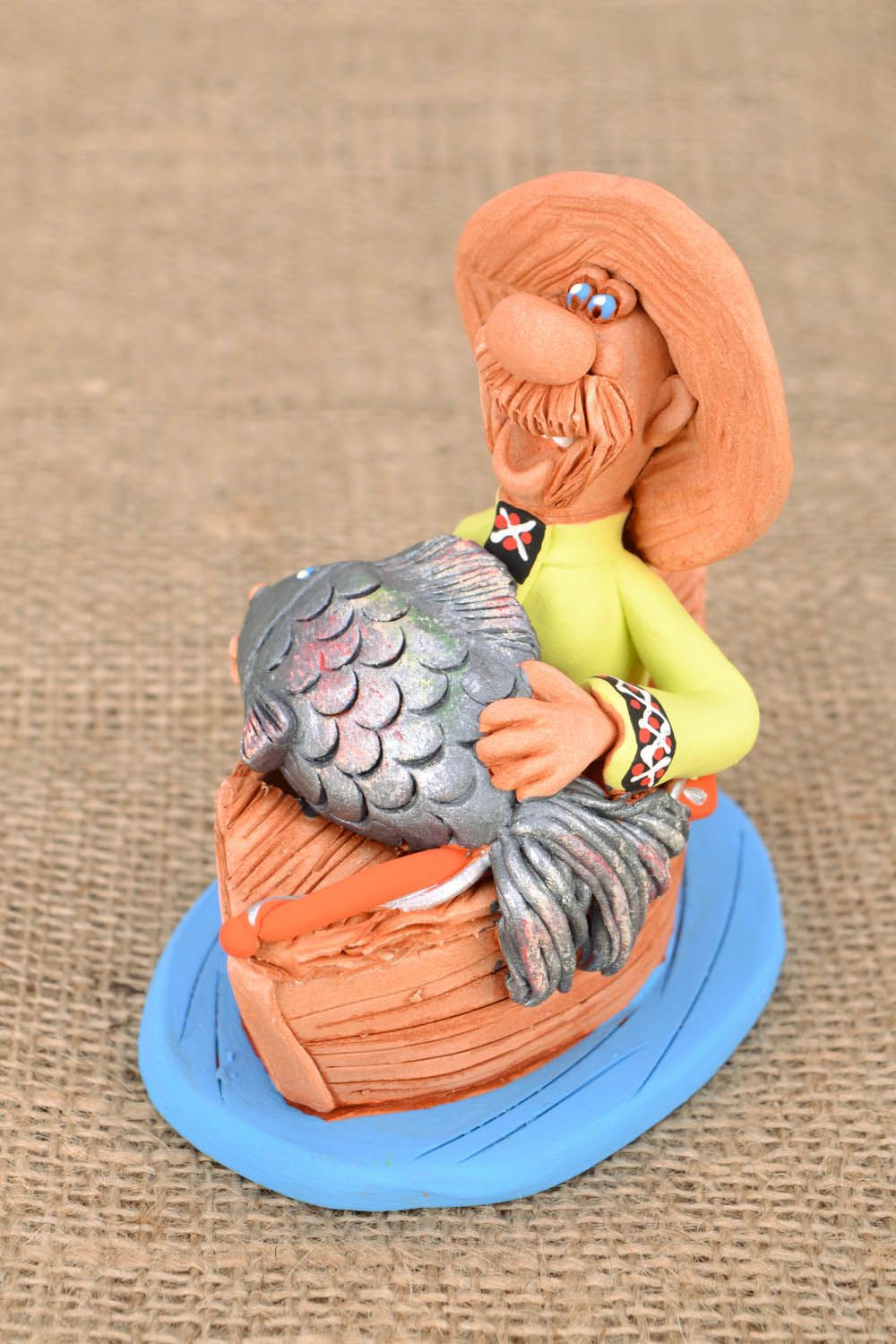 Handgemachte Figur aus Keramik foto 1