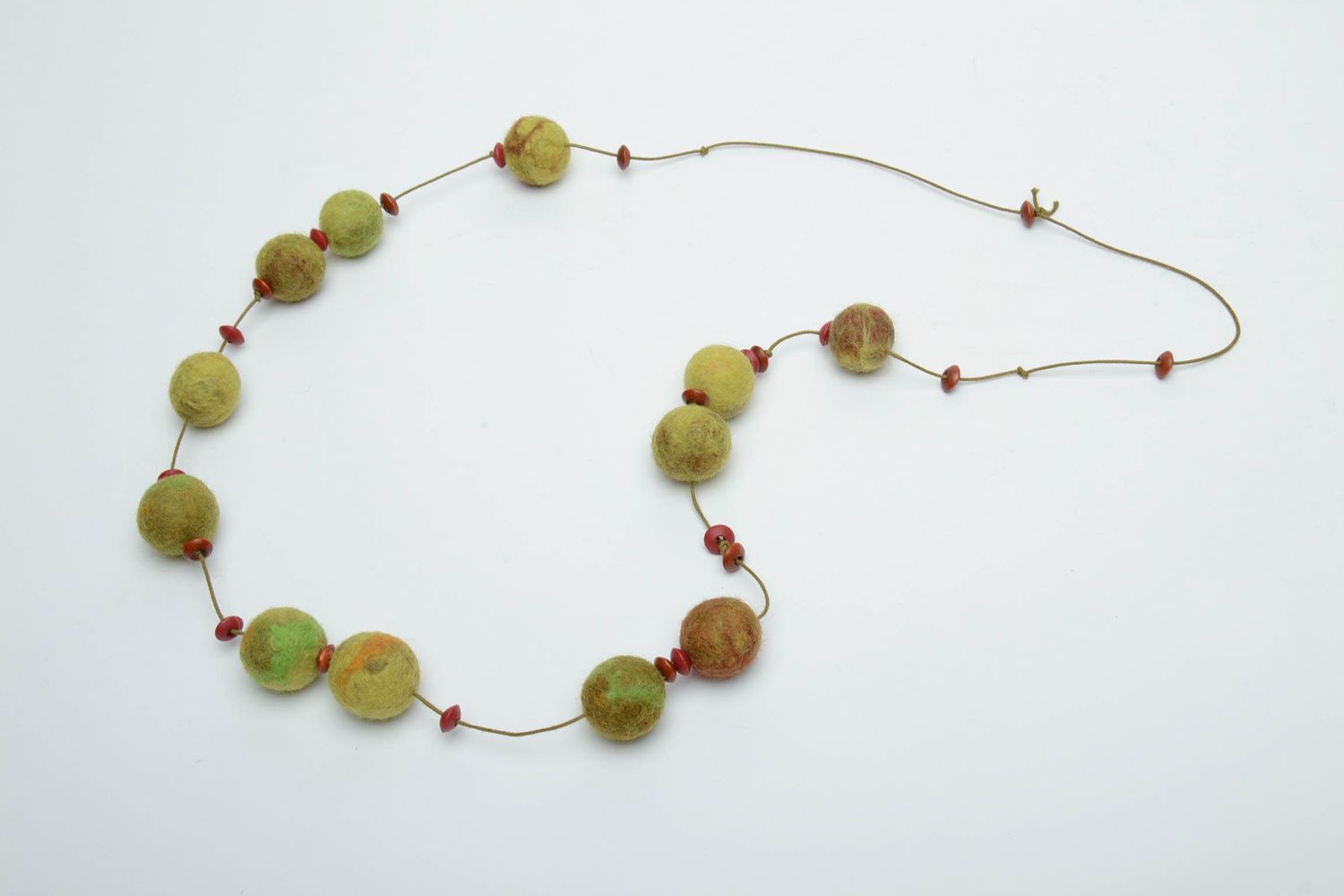 Felted wool bead necklace photo 2