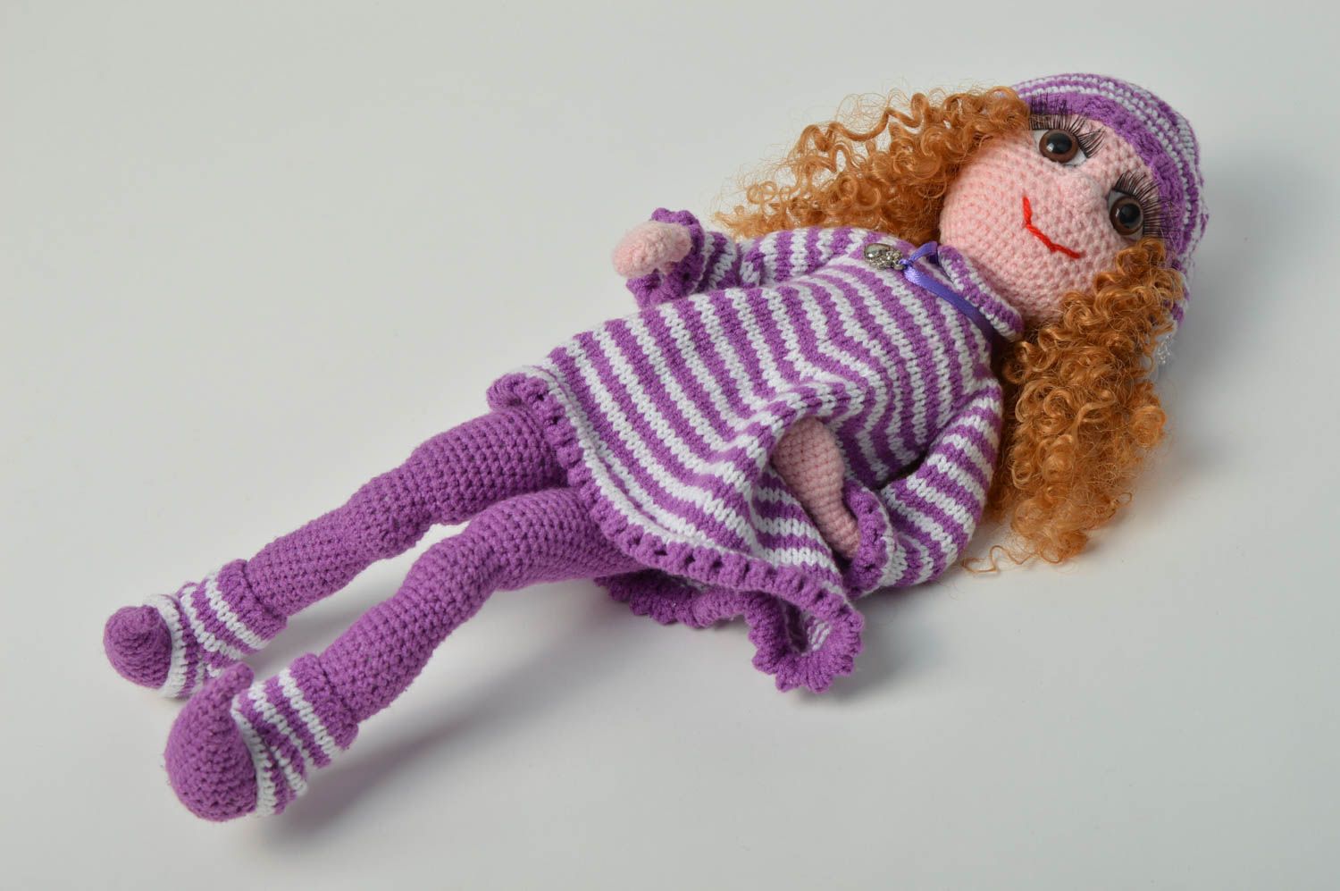 Мягкая игрушка кукла ручной работы кукла крючком сиреневая красивая детская фото 2