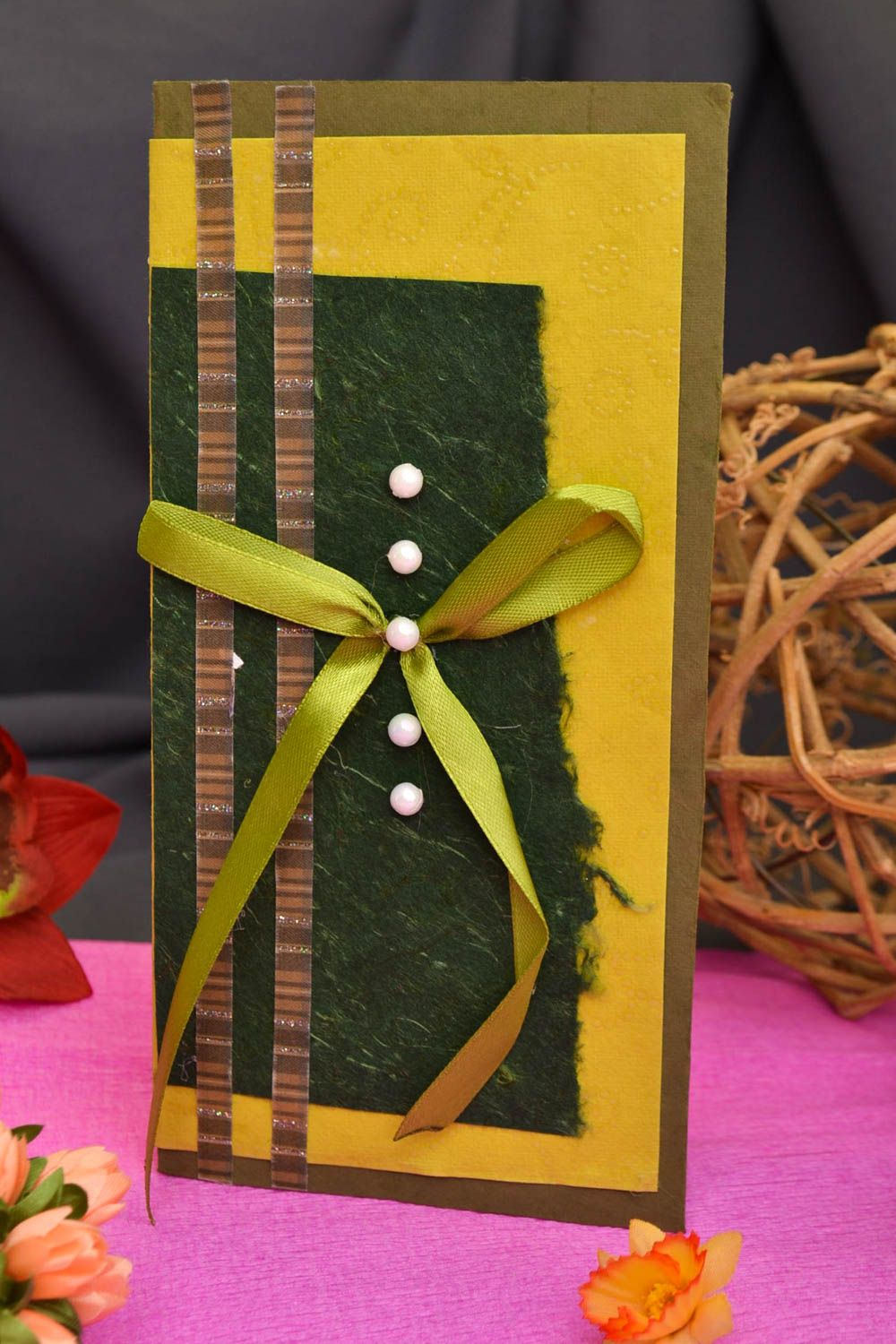 Carte de voeux faite main verte en carton avec noeud Petit cadeau original photo 1