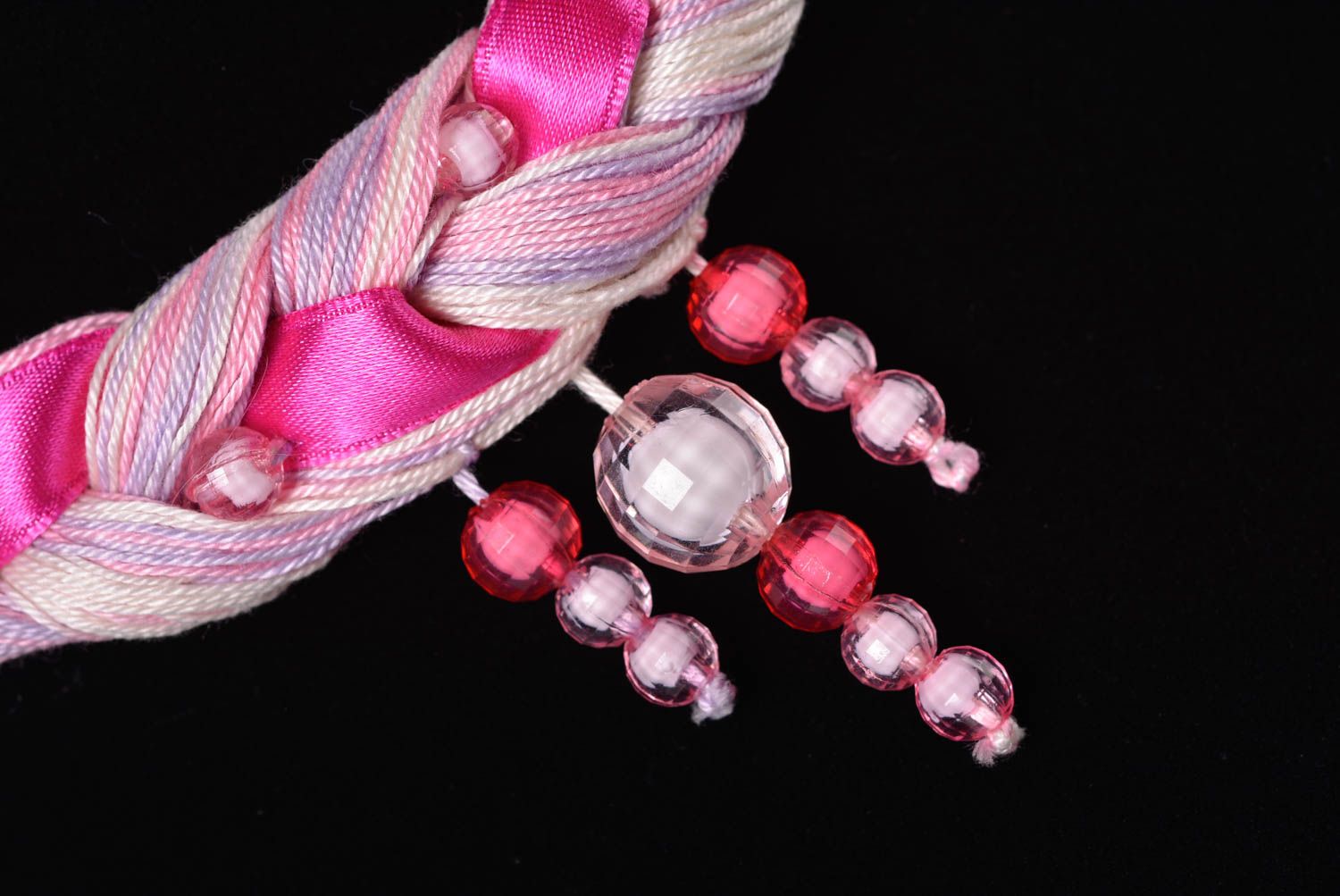 Collar hecho a mano rosado bisutería de moda accesorio para mujer con cinta  foto 3