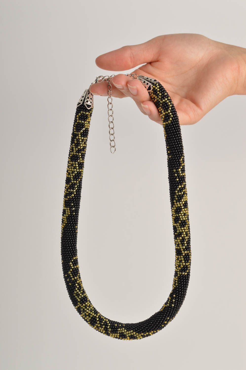Collana tubolare originale fatta a mano accessorio da donna di perline
 foto 5