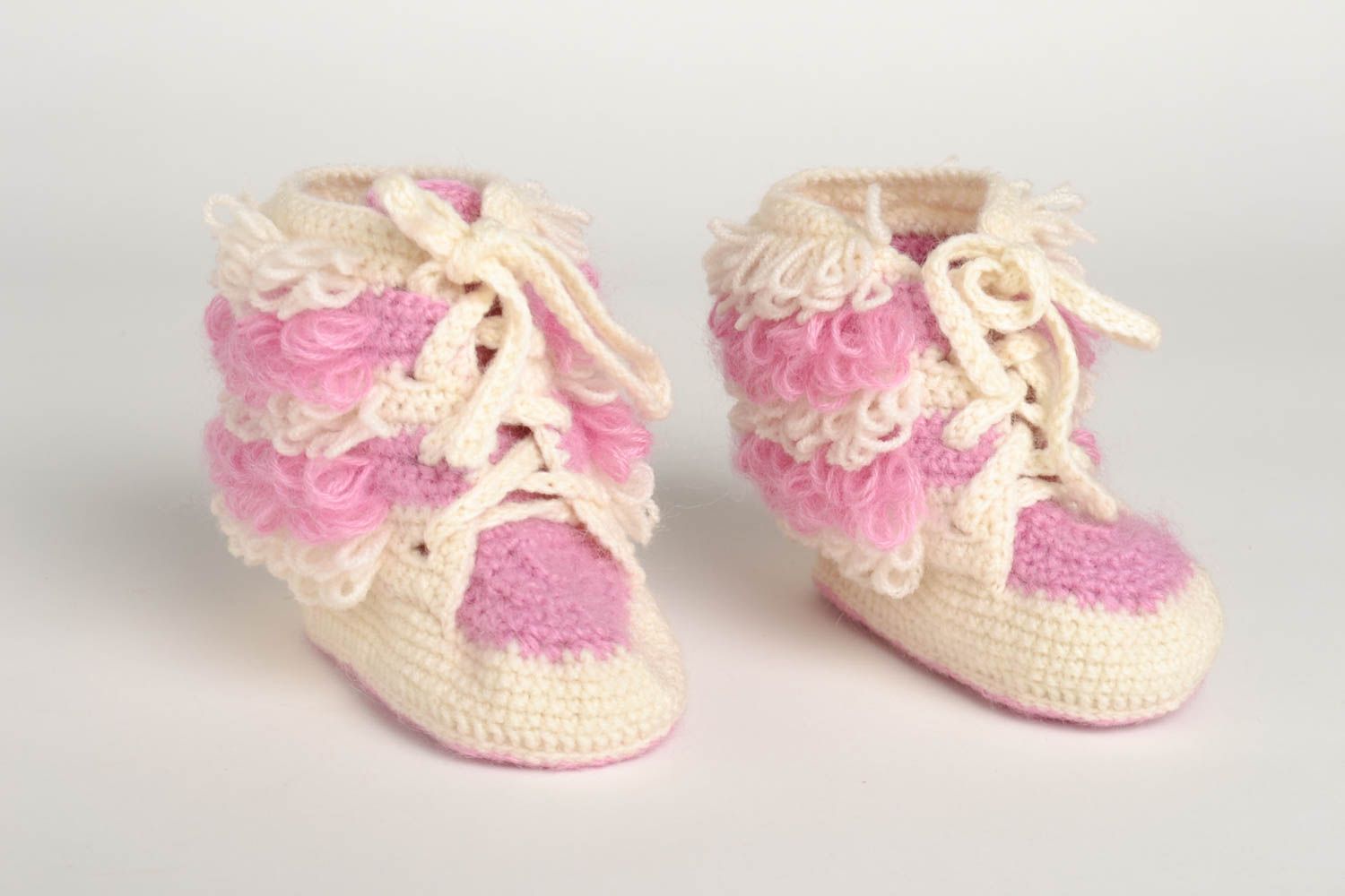 Chaussons bébé fait main tricotés au crochet blanc-rose Chaussures bébé photo 5