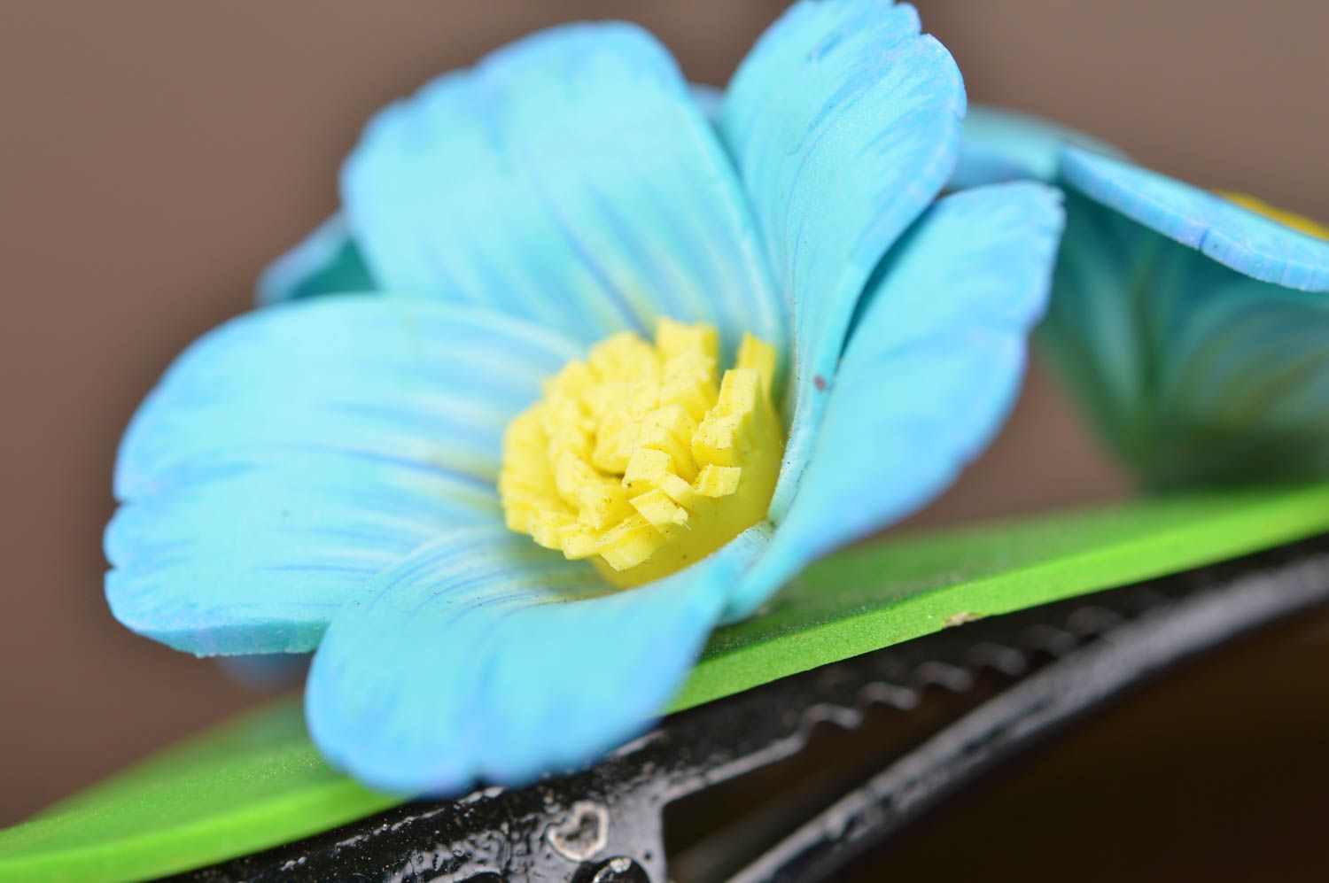 Handgemachte Blumen Haarklammer aus Polymerton Vergißmeinnichte für Sommerlook foto 4