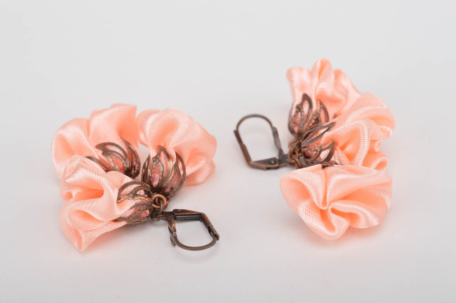 Boucles d'oreilles pendantes Bijoux fait main fleurs roses Cadeau pour femme  photo 2