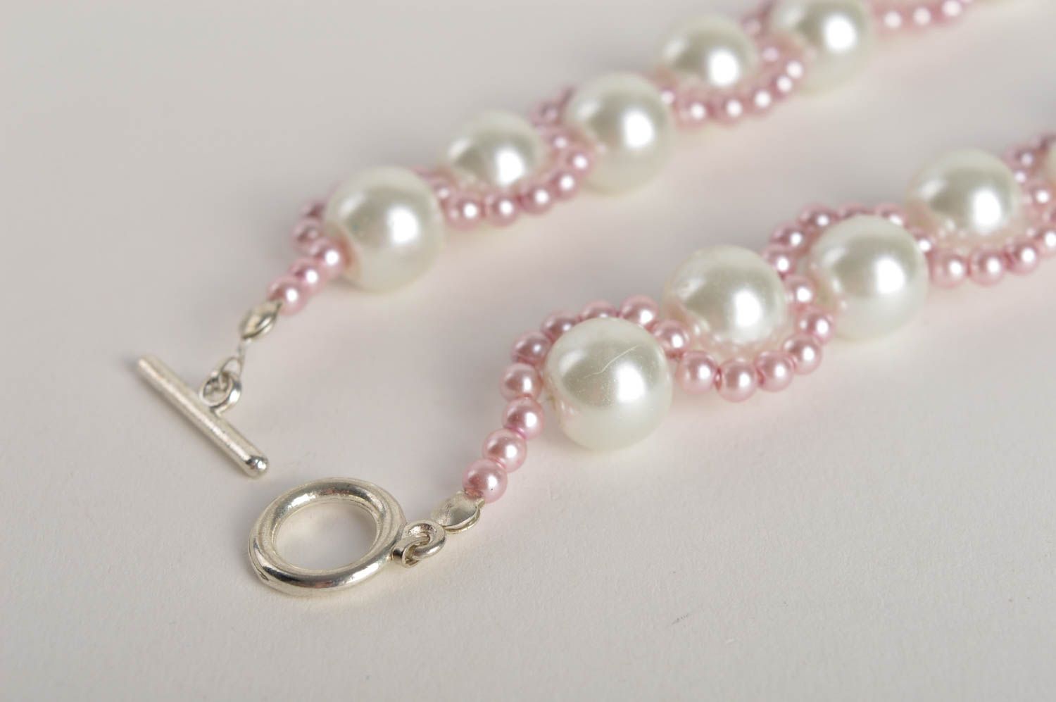 Handmade tender beaded necklace festive feminine necklace white accessory photo 3