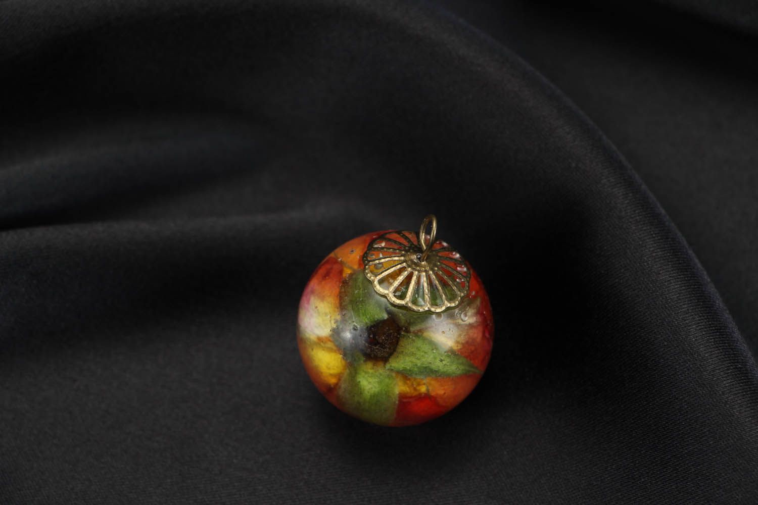 Unusual pendant with natural rose photo 2