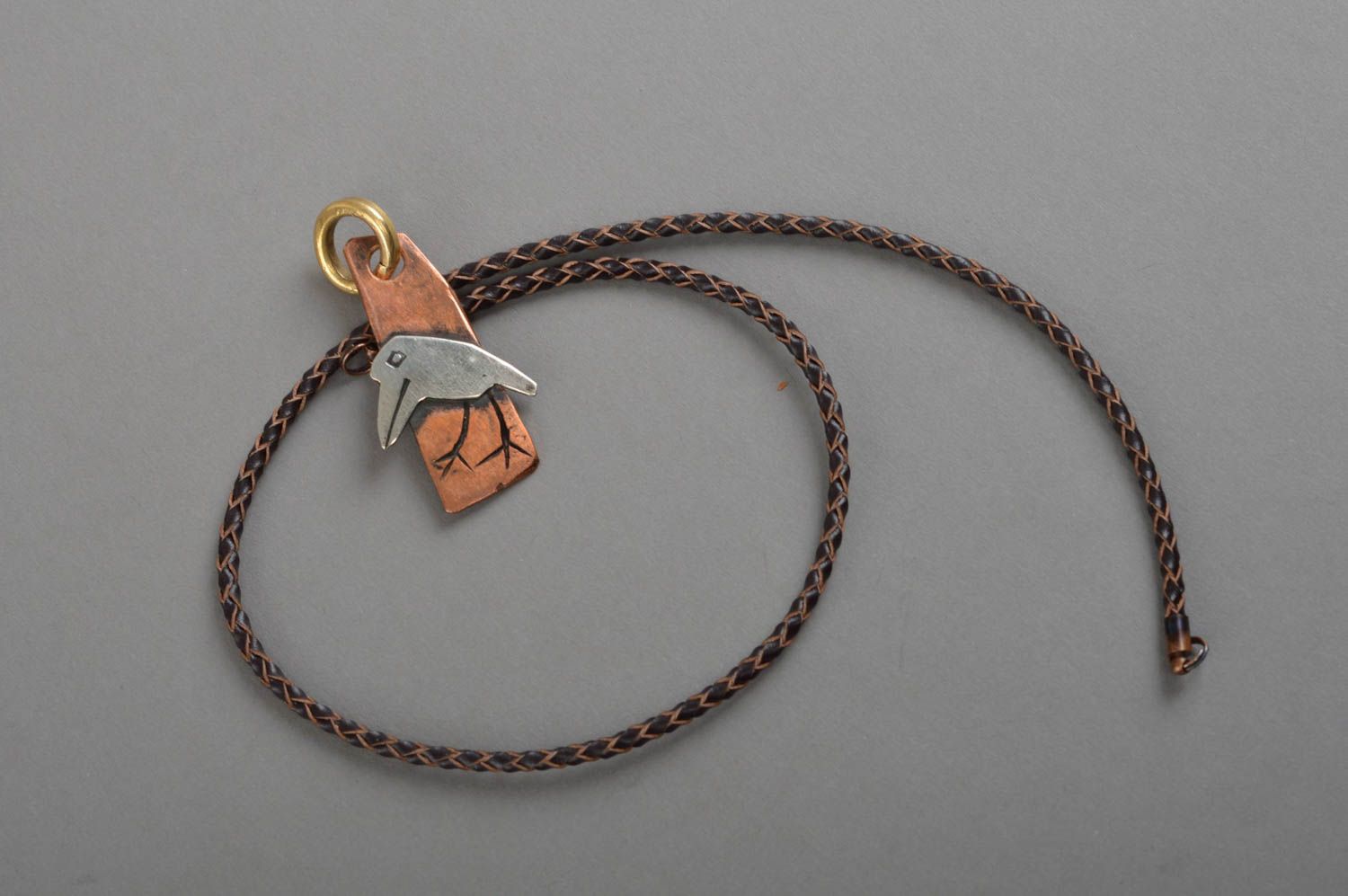 Colgante hecho a mano de cobre bisutería artesanal regalo para mujer cuervo foto 2