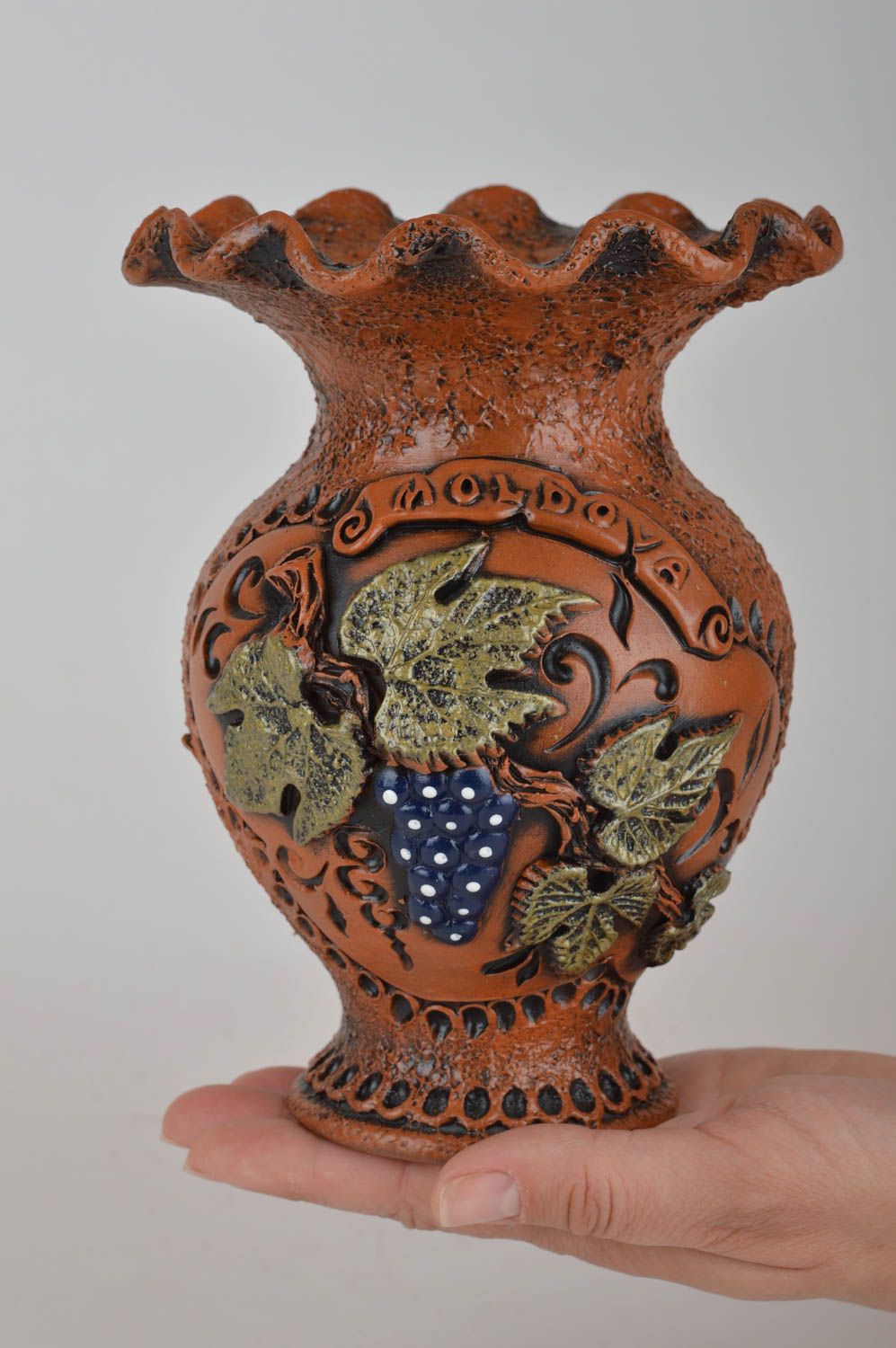 Vase en argile fait main modelé marron peint de couleurs design original 30 cl photo 3