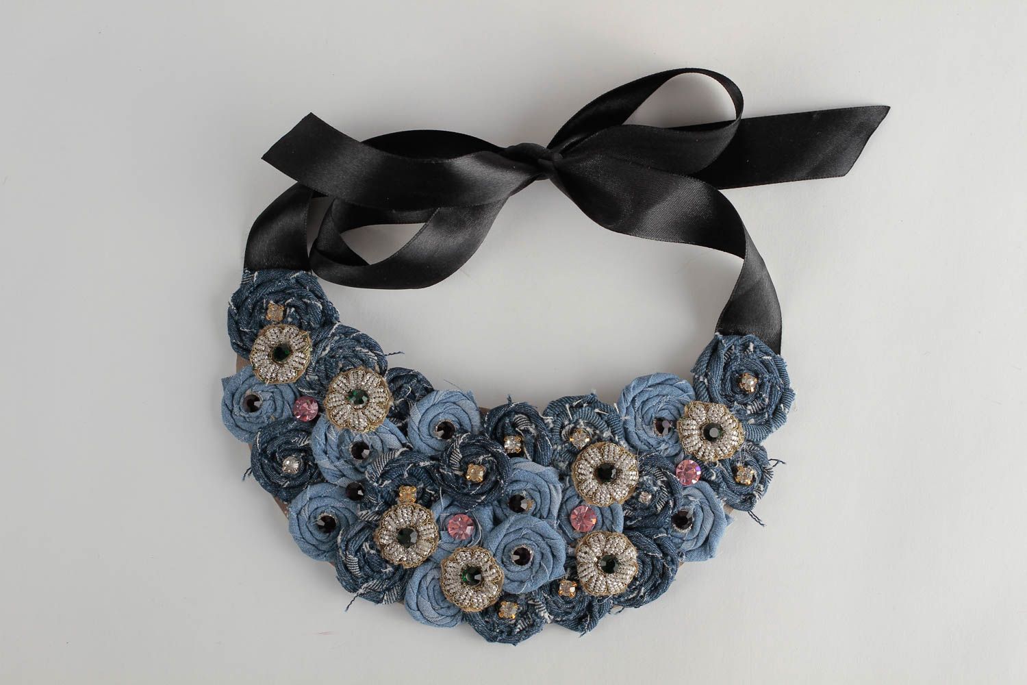 Collar original con flores collar hecho a mano accesorio para mujer de moda  foto 4