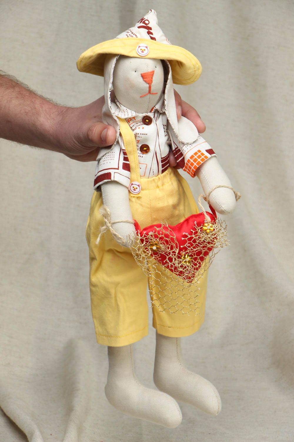 Künstlerische Puppe aus Stoff Hase mit langen Ohren foto 4
