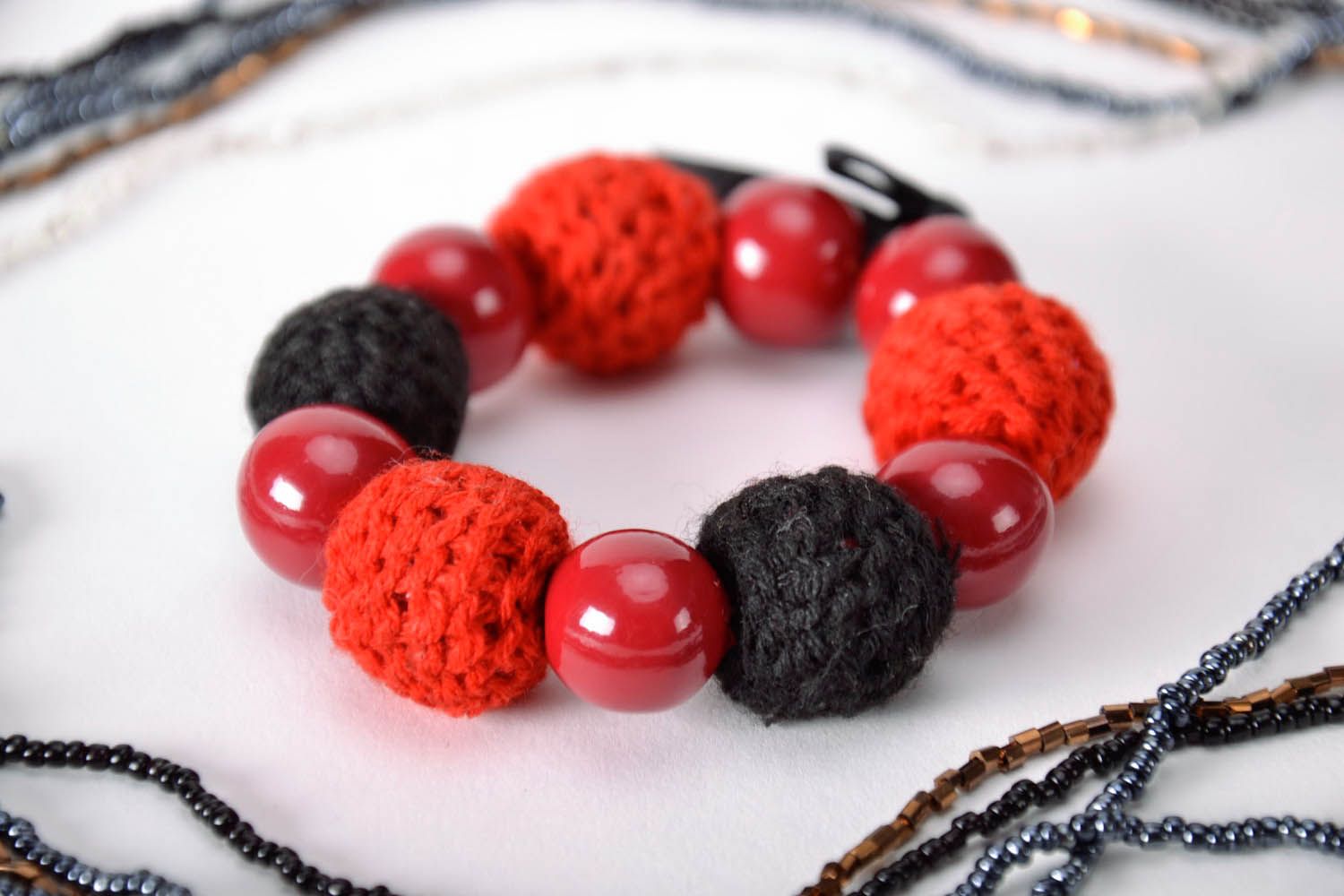 Bracelet made of wooden beads photo 2
