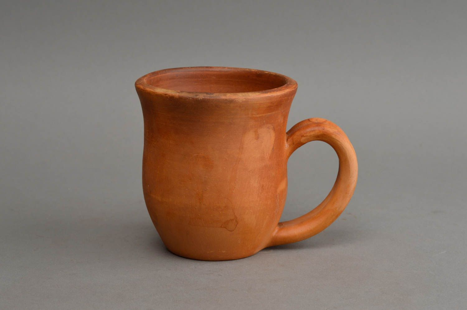 Taza cerámica para café hecha a mano con capacidad de 300 ml de color marrón foto 2