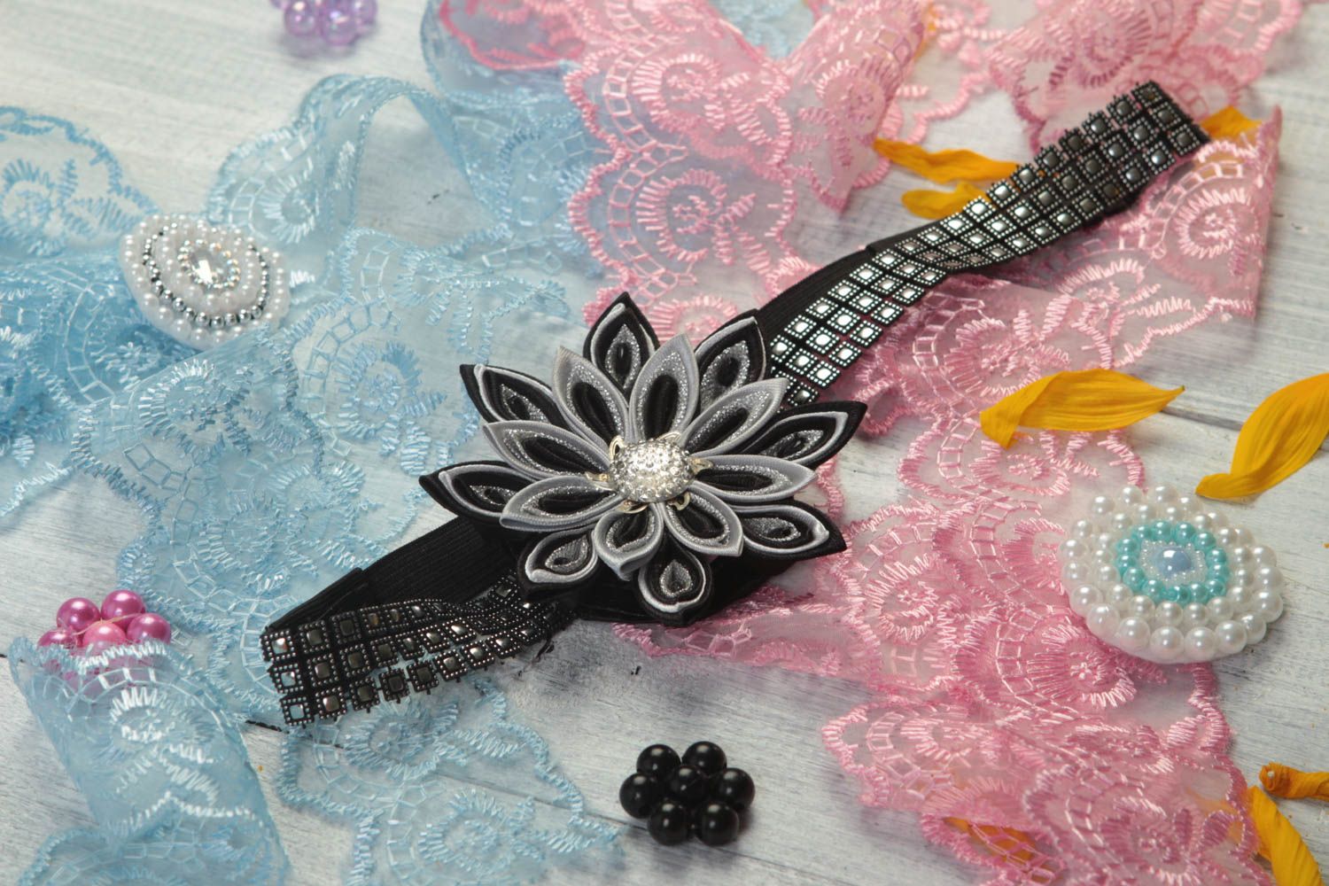 Handmade Haarband mit Blume Haarschmuck schwarz Frauen Accessoire Kanzashi foto 1