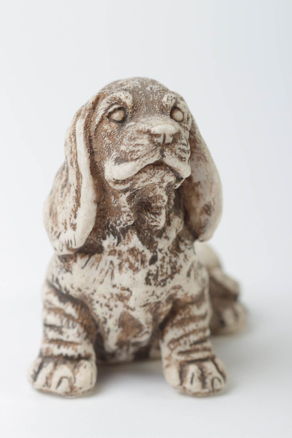 Статуэтка из полимерной смолы в виде собаки хенд мейд для декора интерьера фото 2