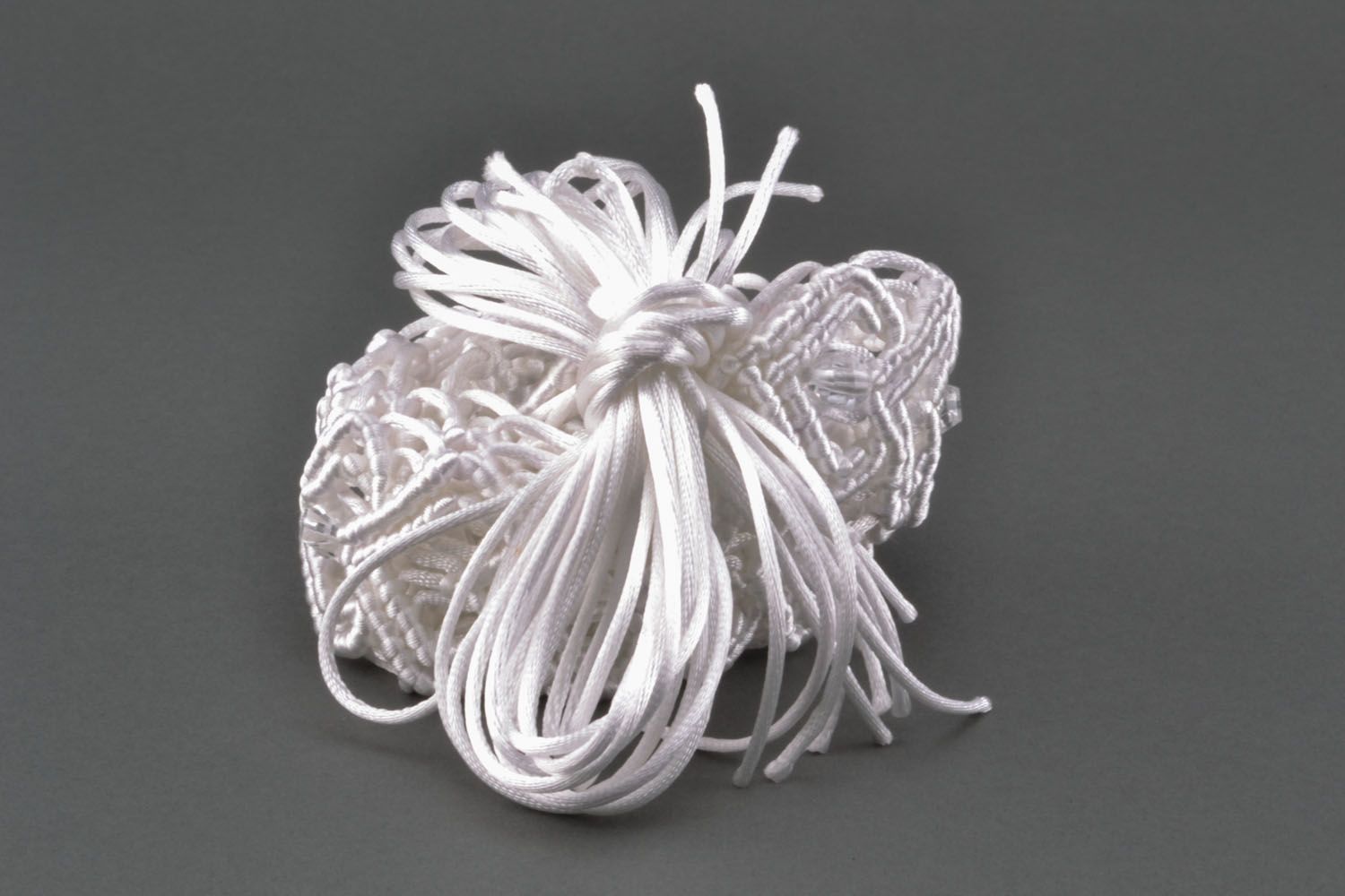 Cintura da donna intrecciata fatta a mano cinghia di fili bella in colore bianco foto 2