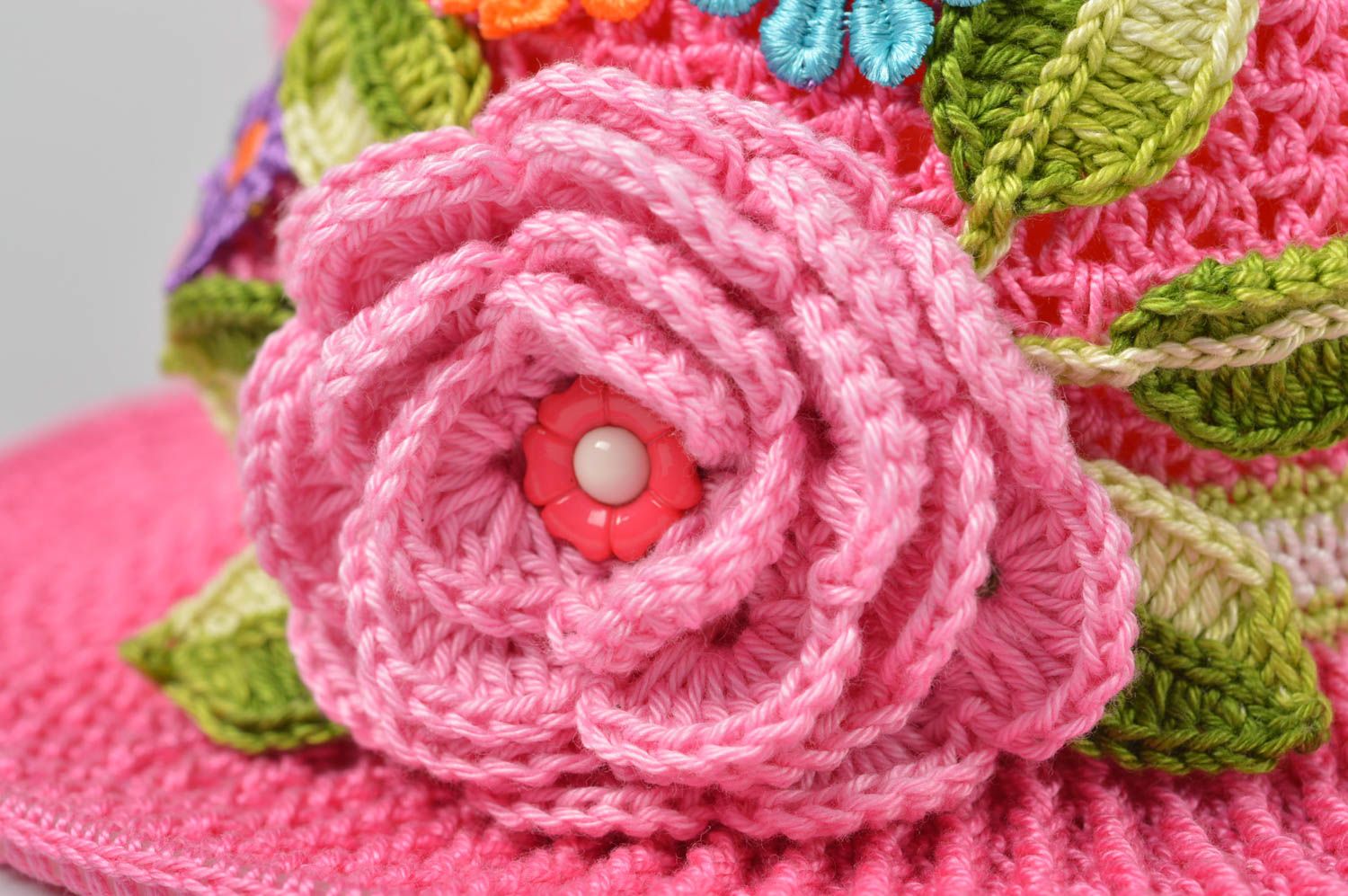 Sombrero tejido a crochet artesanal prenda para la cabeza accesorio para niña foto 4