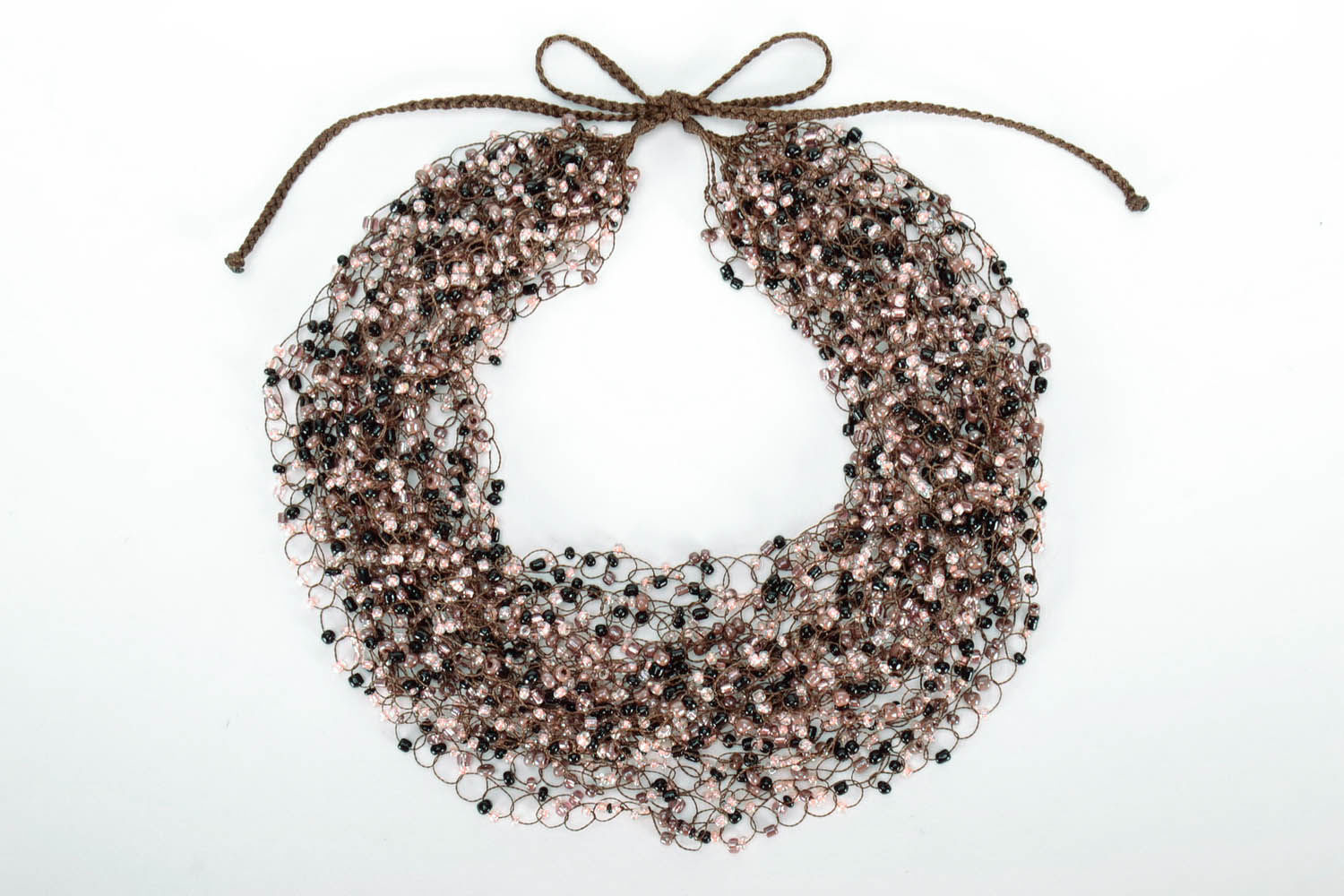 Necklace made of beads photo 3