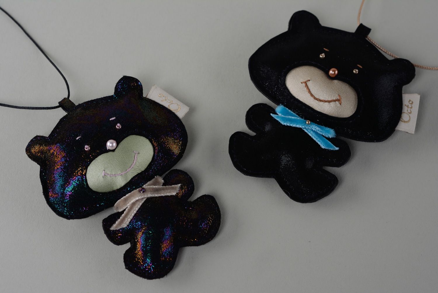 Grand porte-clés en forme d'ours noir en cuir fait main original design photo 5