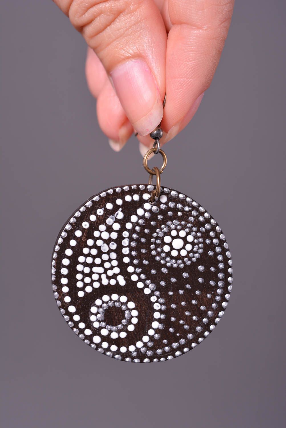 Модные серьги украшение ручной работы деревянное украшение круглые Инь-ян фото 3