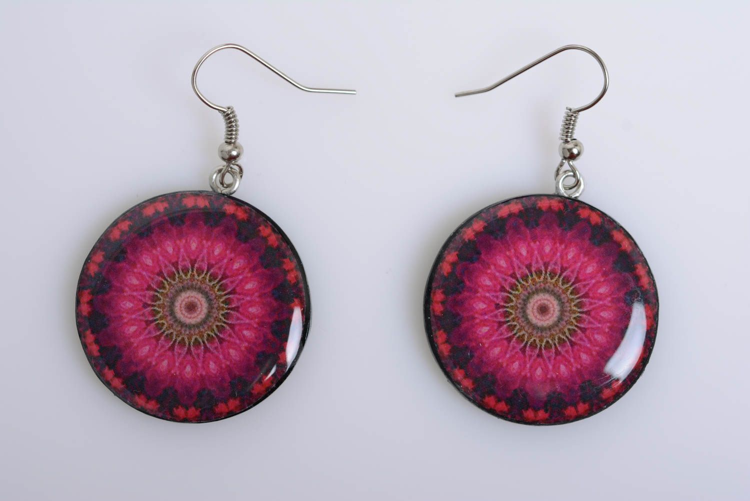 Polymer clay pink with black round earrings stylish handmade summer accessory photo 5