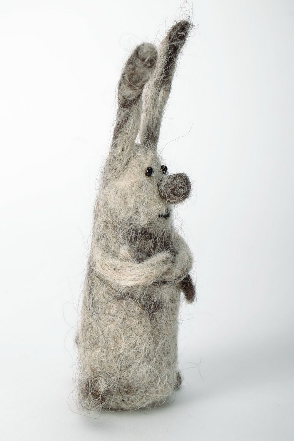 Muñeco de peluche en técnica de fieltro seco y húmedo Conejo foto 3