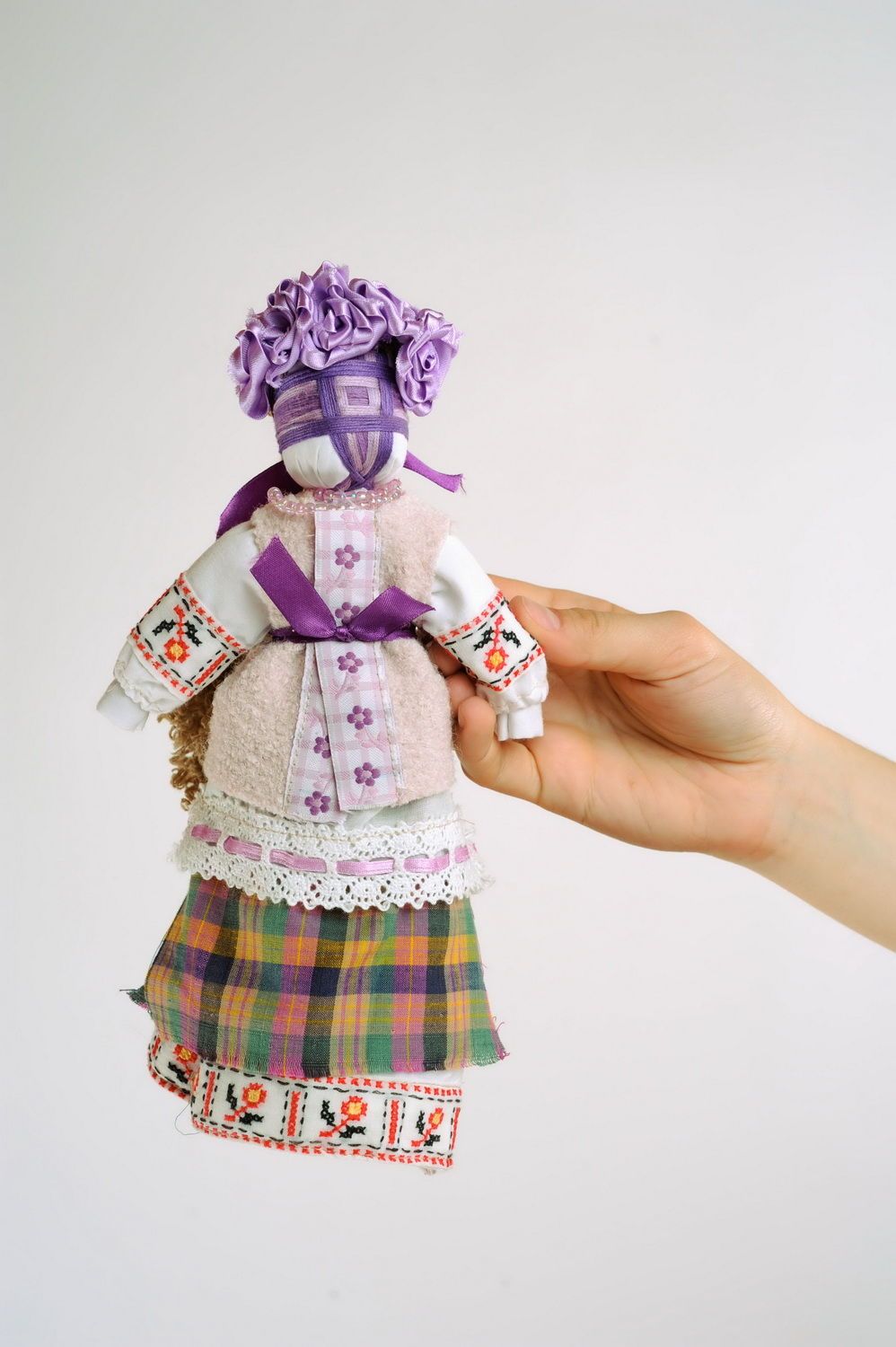 Muñeca motanka de color de lila foto 2