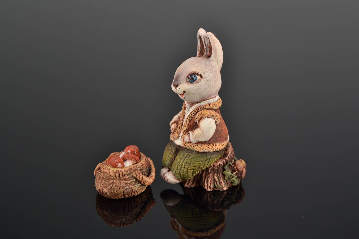 Small clay figurine Hare photo 1