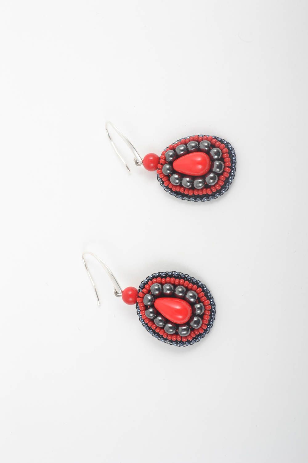 Pendientes de abalorios rojos artesanales accesorio para mujer aretes de moda foto 2