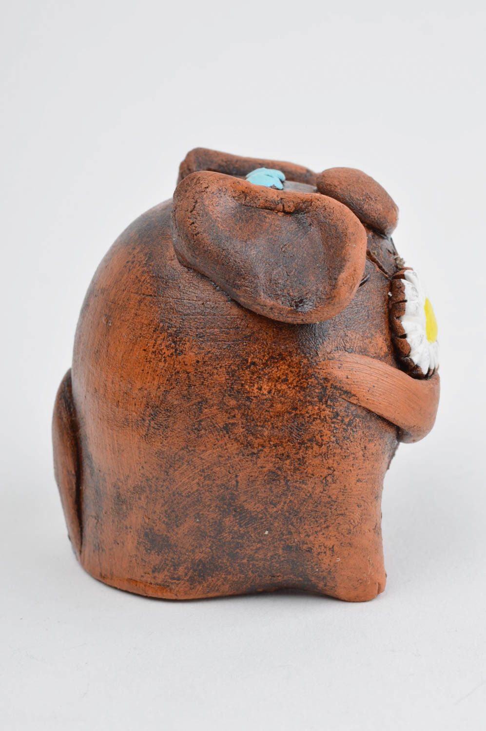 Фигурка ручной работы статуэтка для декора фигурка из глины собака с ромашкой фото 4