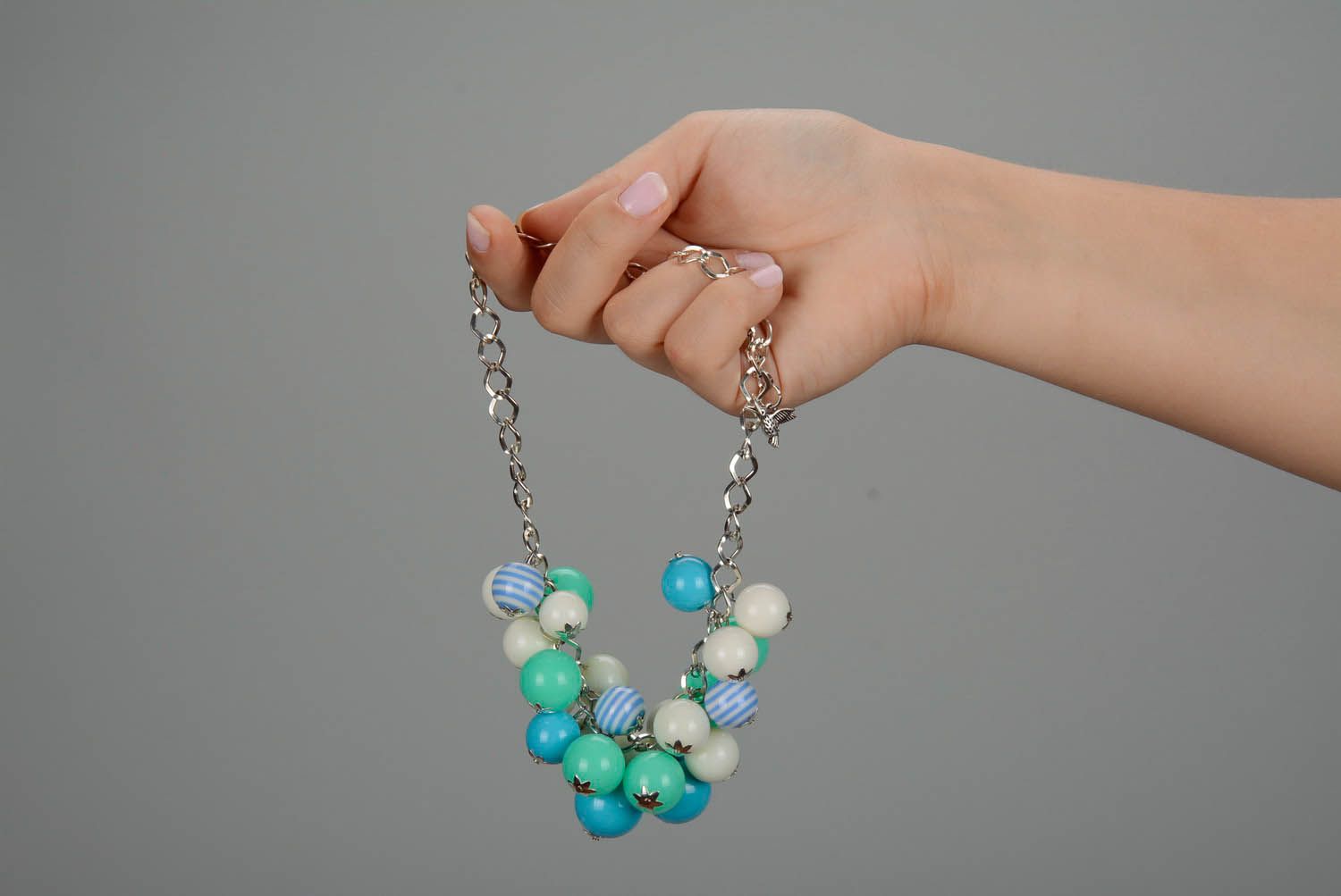 Necklace made of acrylic beads photo 5