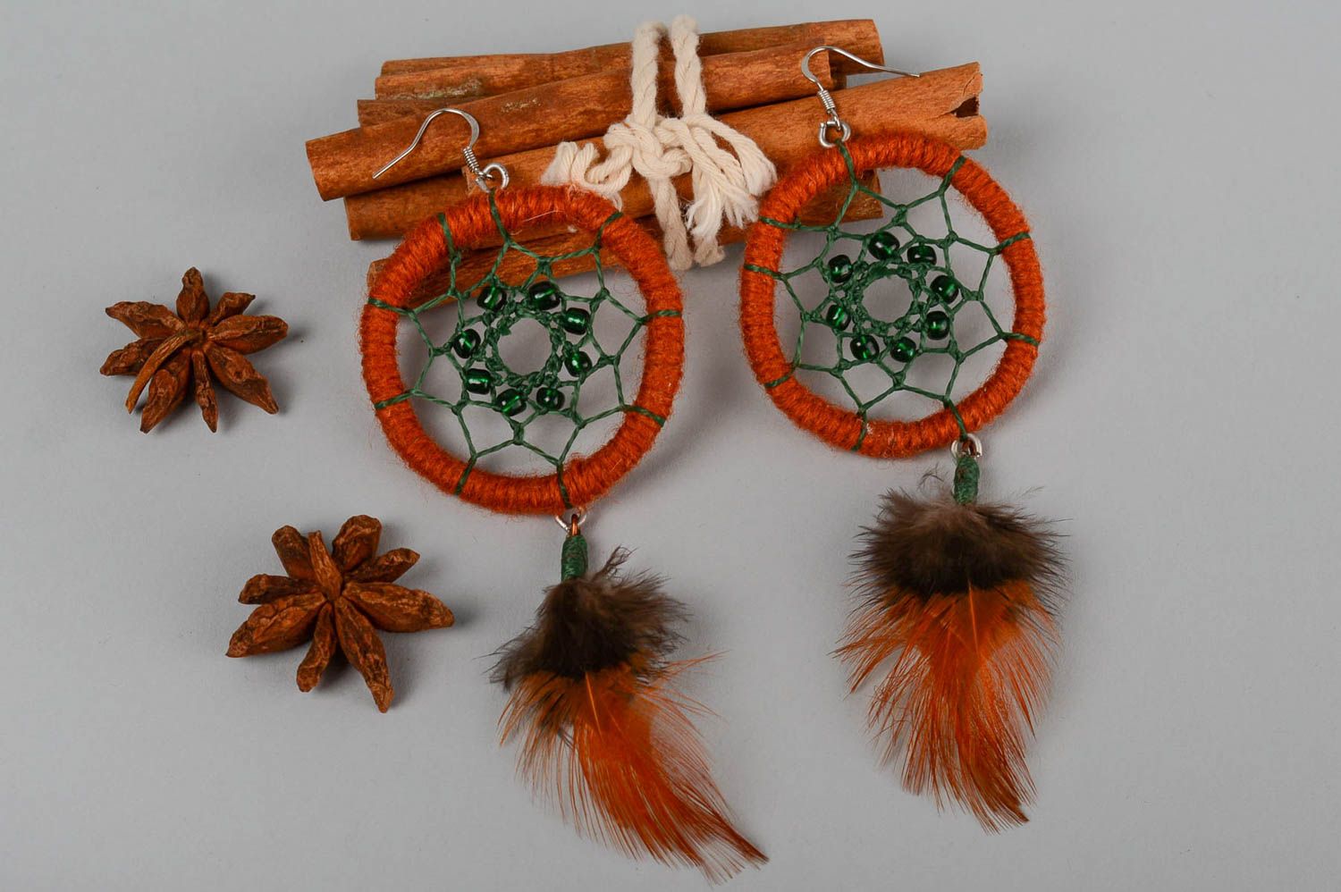 Pendientes modernos con plumas artesanales regalo original bisutería fina foto 1