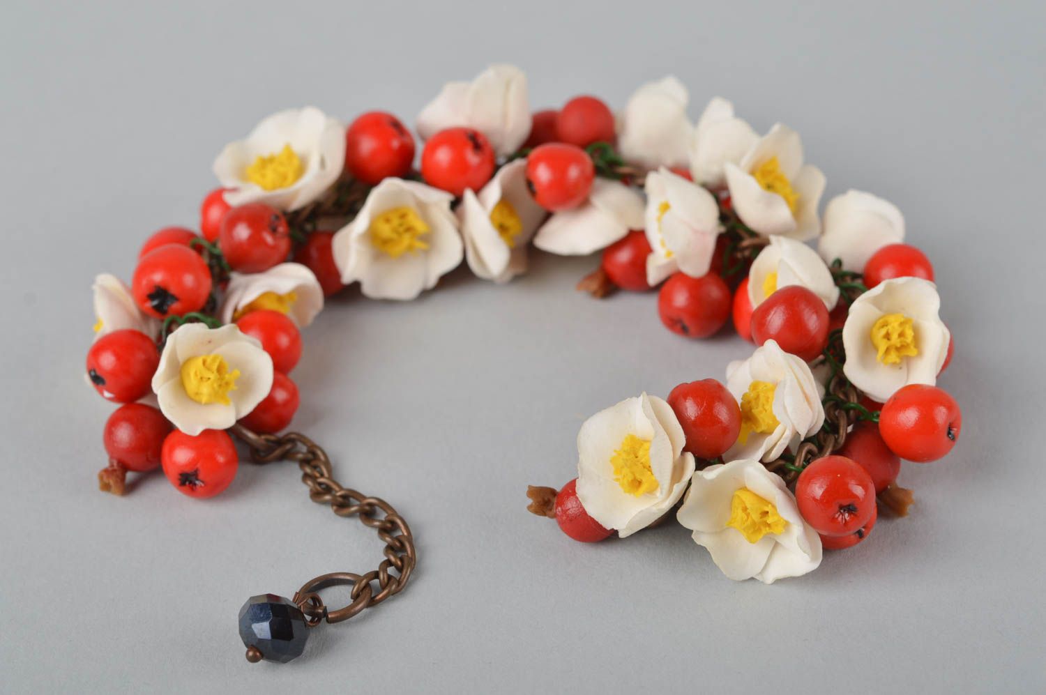 Bracelet fleurs et baies Bijou fait main porcelaine froide Cadeau pour femme photo 3