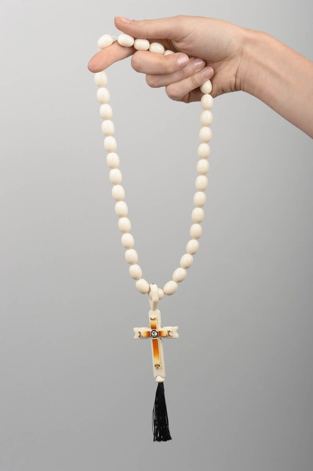 Chapelet religieux Bijou fait main blanc avec croix et houppe Cadeau original photo 5