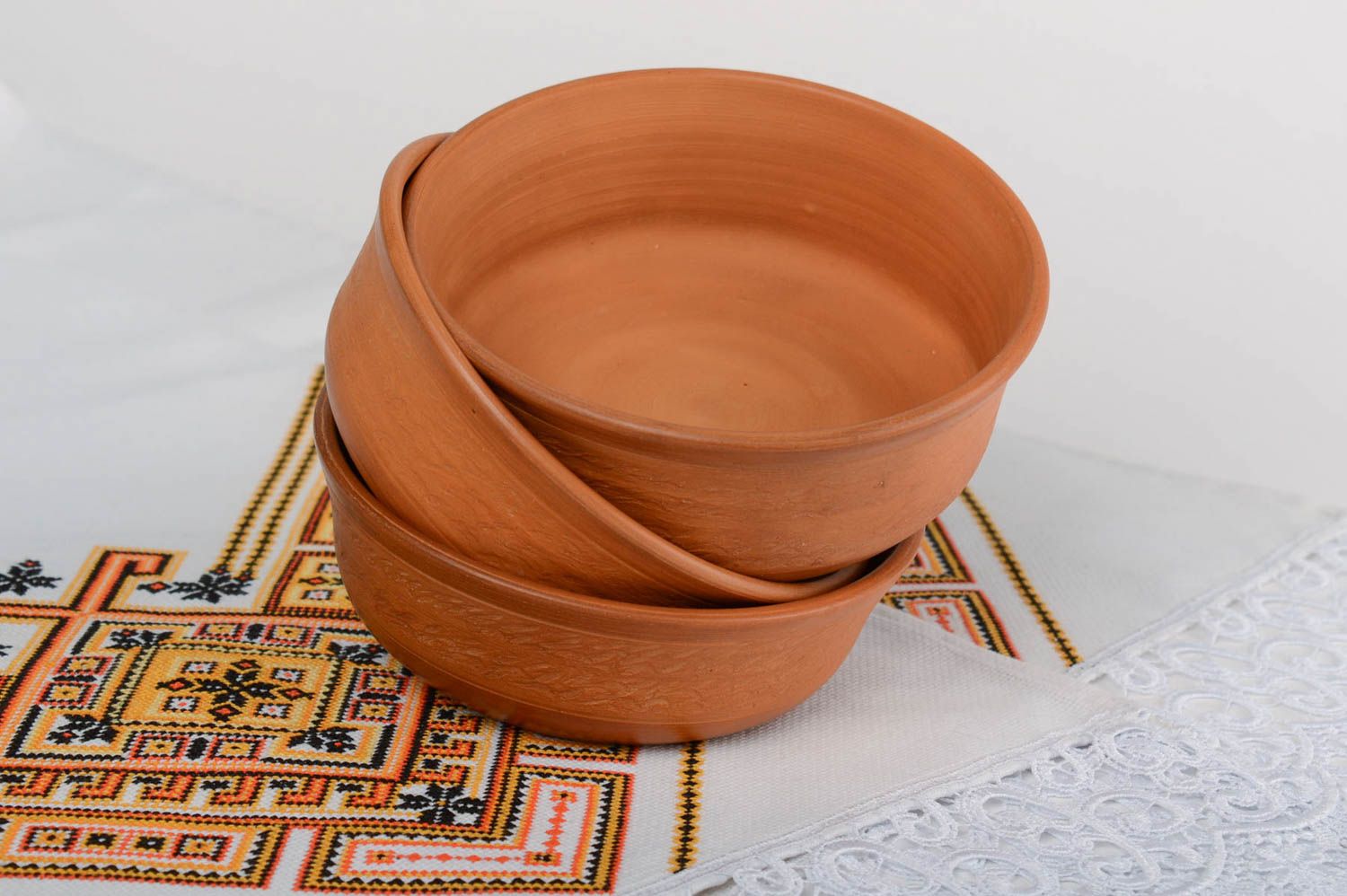 Set of 3 handmade designer terracotta clay bowls for first courses 600 ml photo 1