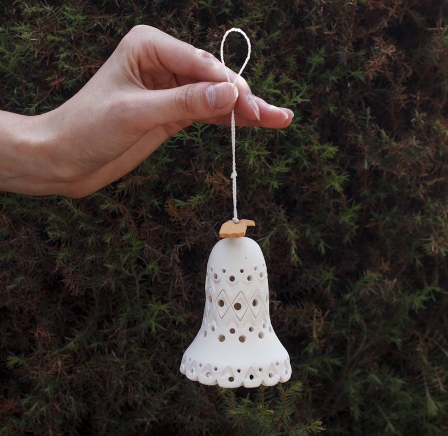 Campanello d'autore in ceramica fatto a mano campanella tenera bianca

 foto 4