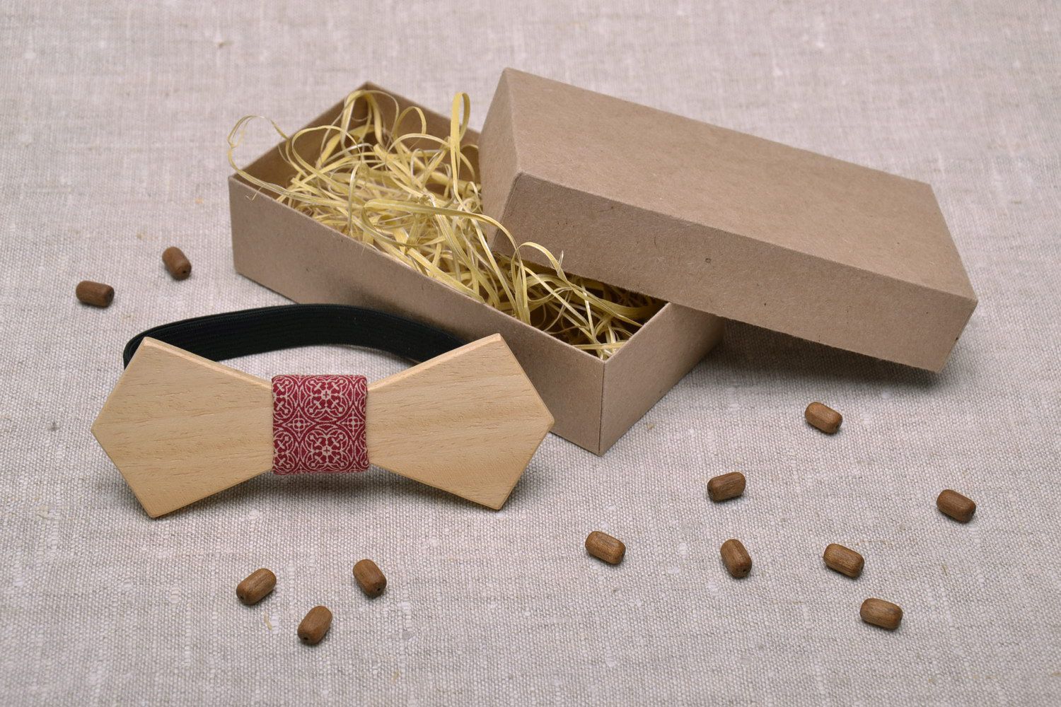 Wooden bow-tie photo 5