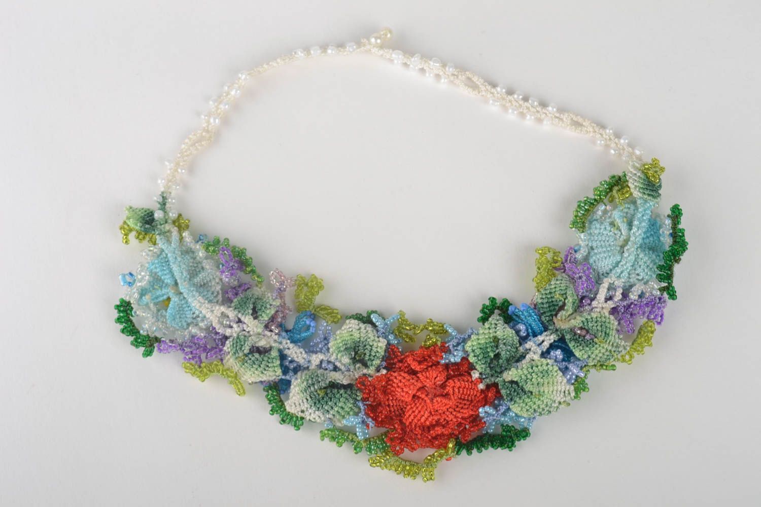 Collier avec fleurs Bijou fait main en perles de rocaille macramé Cadeau femme photo 3