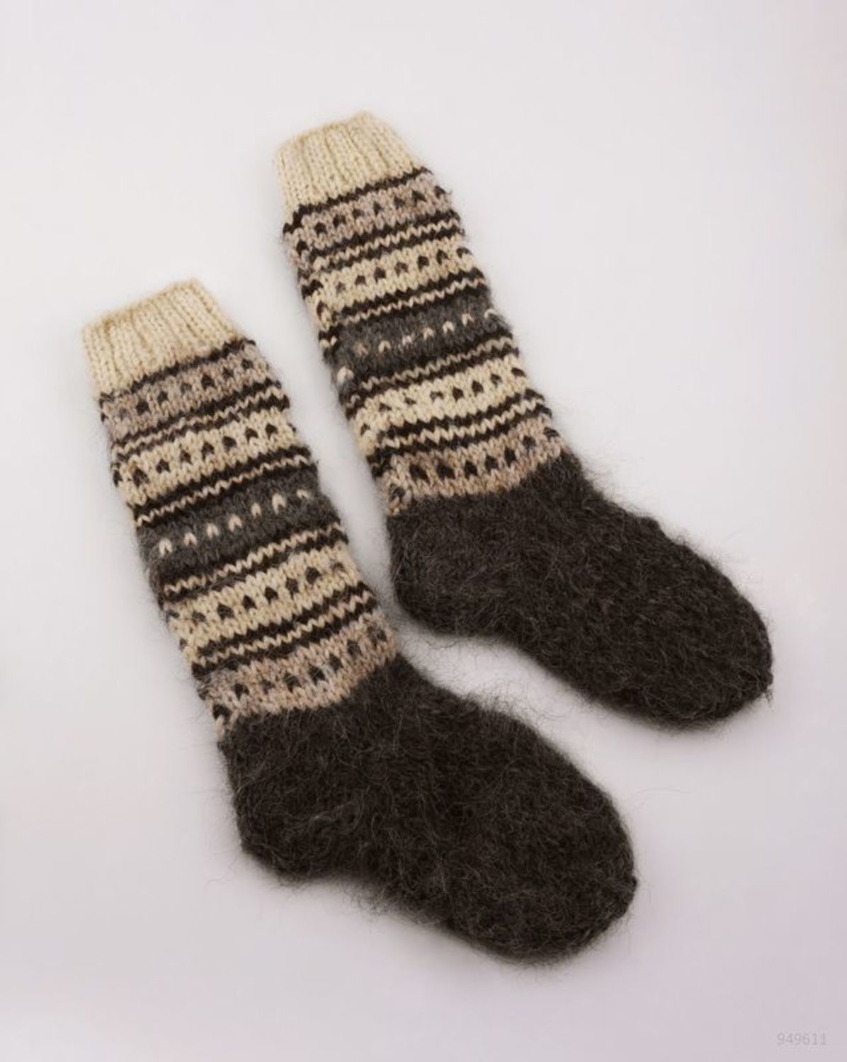 Chaussettes tricotées de laine photo 2