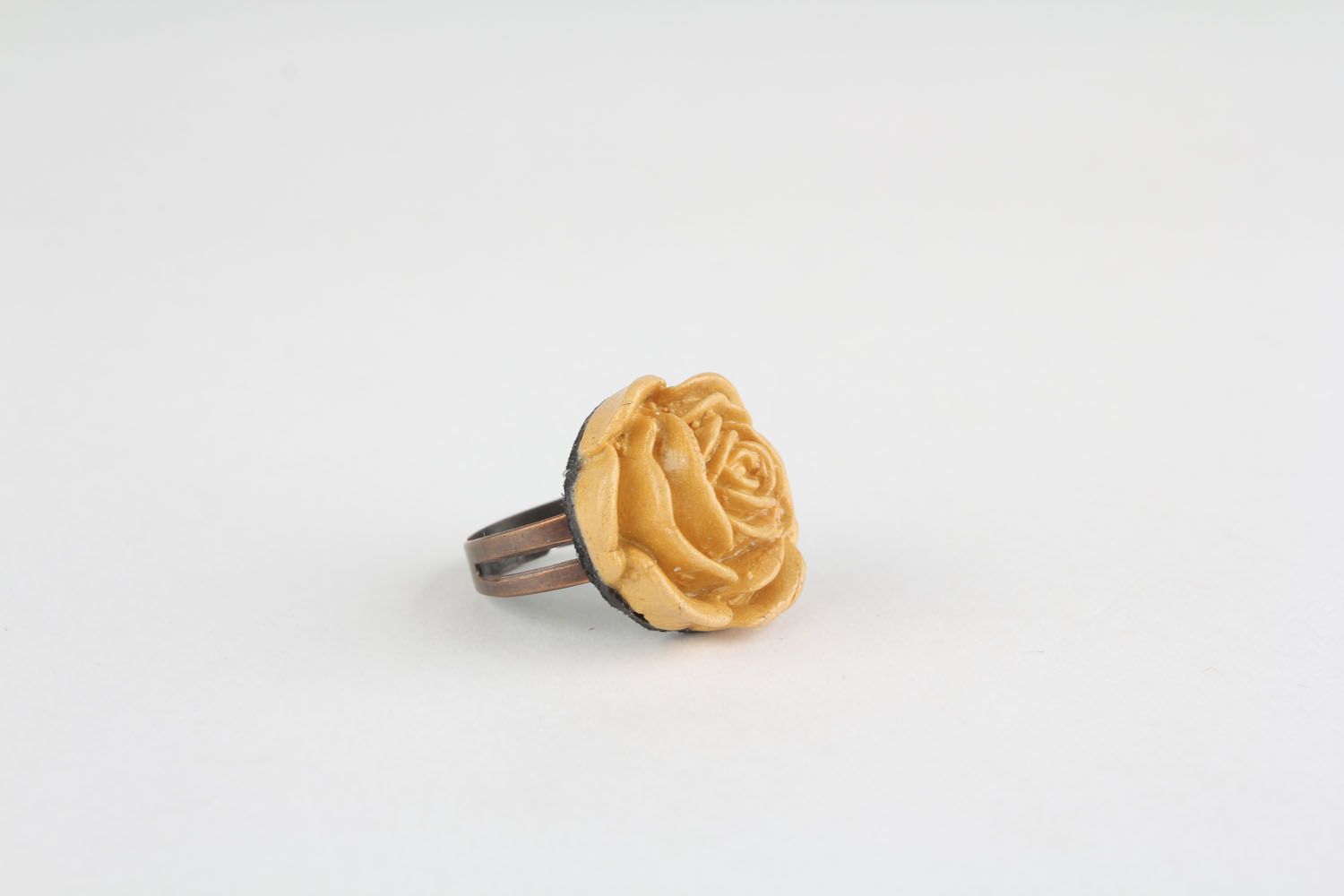 Кольцо из полимерной глины Желтая роза фото 1