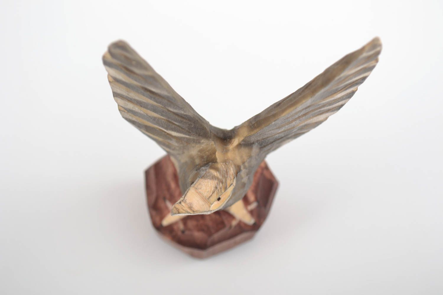 Handmade beautiful carved natural wooden statuette of eagle for table decoration photo 3