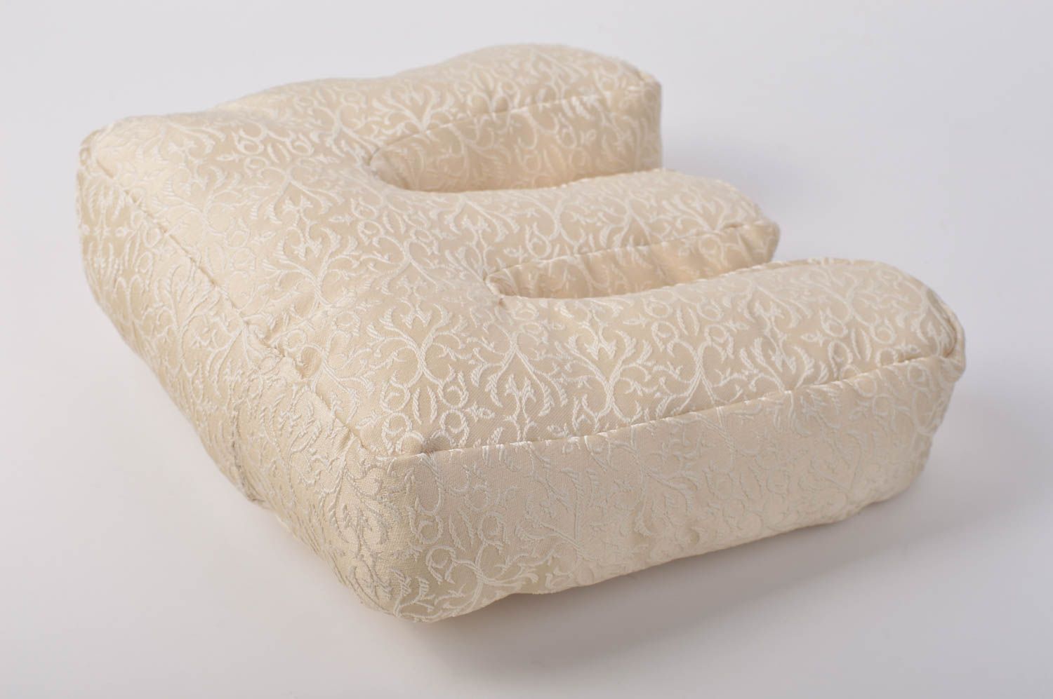Декоративная подушка ручной работы подушка-буква из жаккарда мягкая буква Ш фото 5